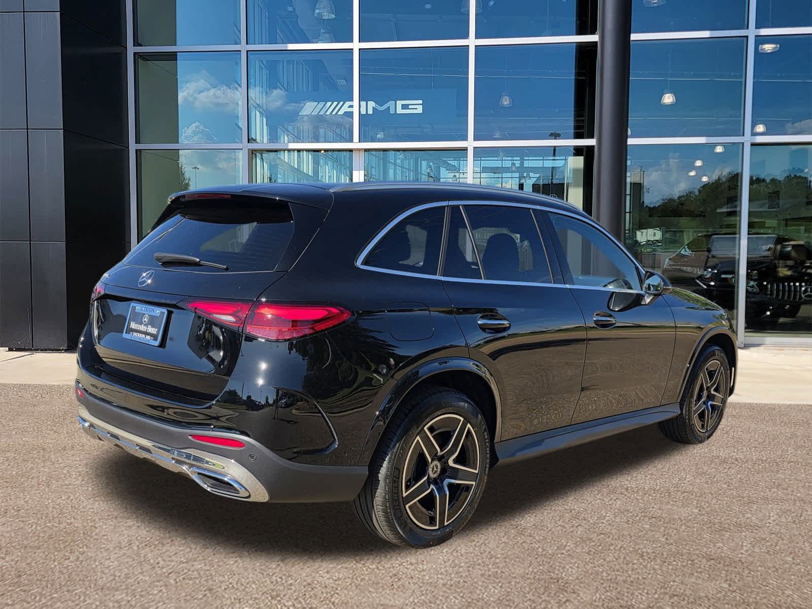 2026 Mercedes Benz GLC 300 photo 4