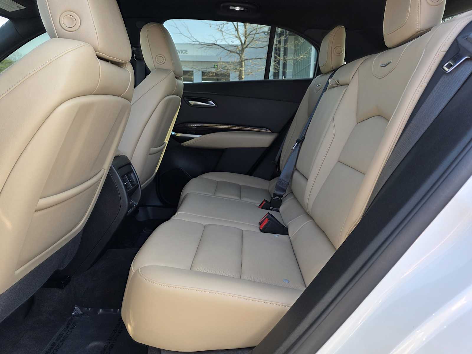 Thumbnail: 2025 Cadillac XT4 - 16