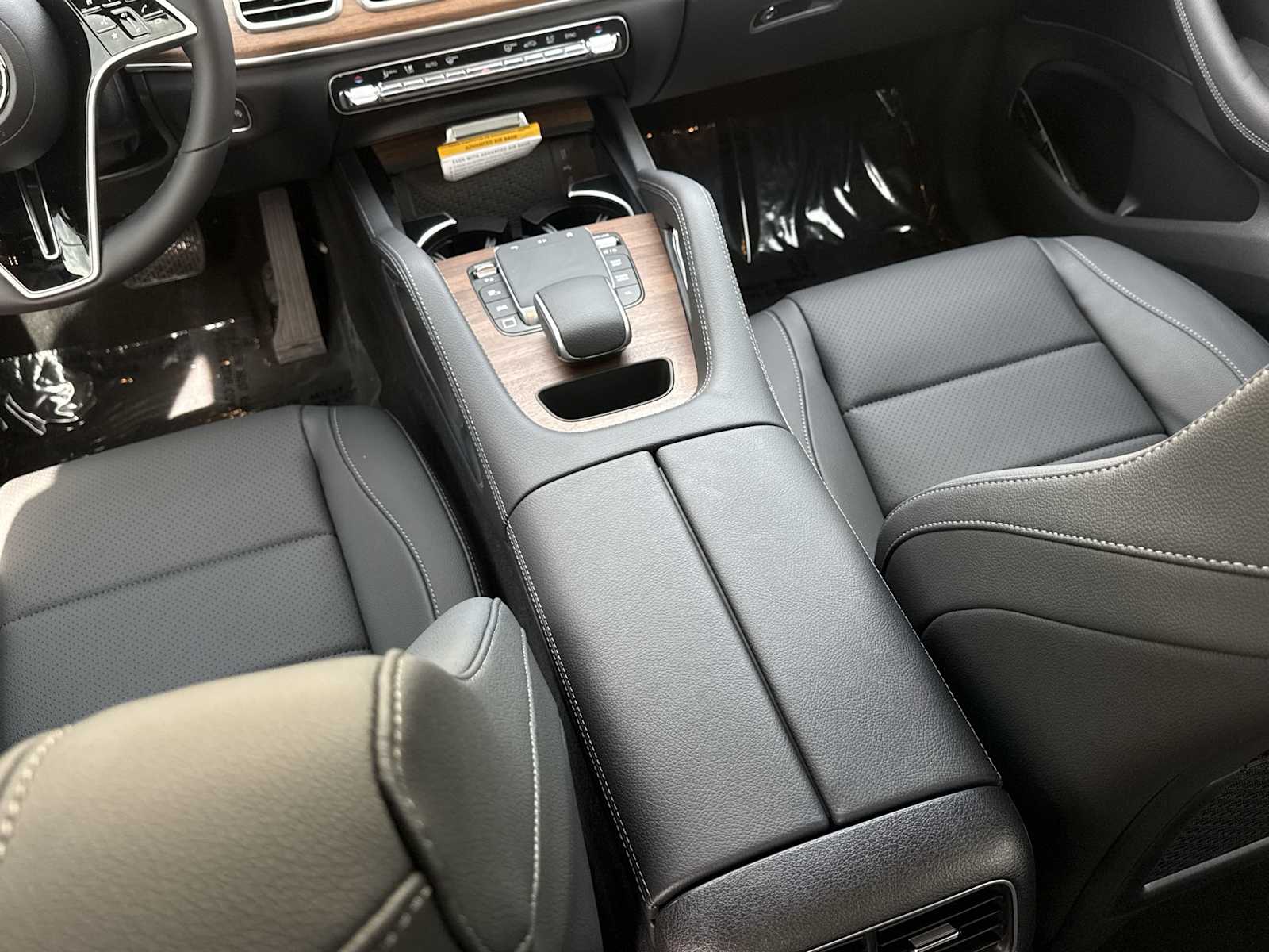 Thumbnail: 2026 Mercedes-Benz GLE - 22