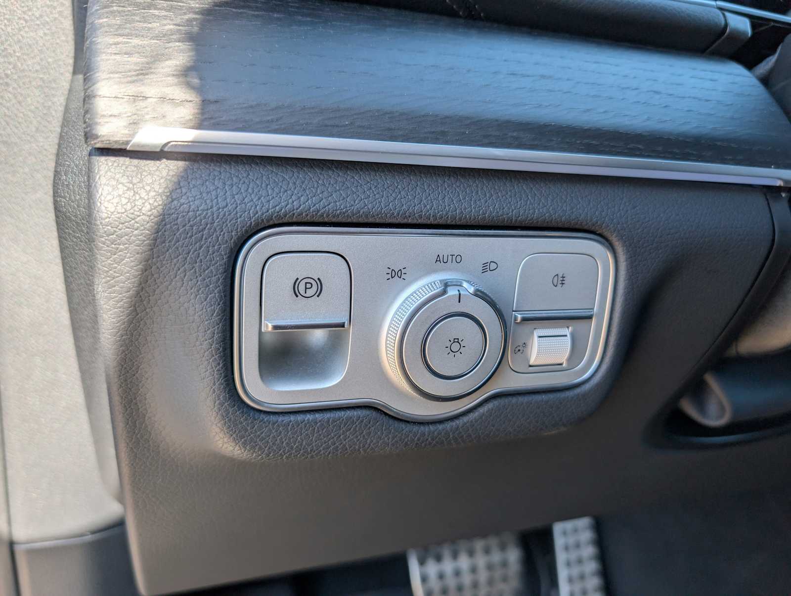 Thumbnail: 2025 Mercedes-Benz GLS - 21