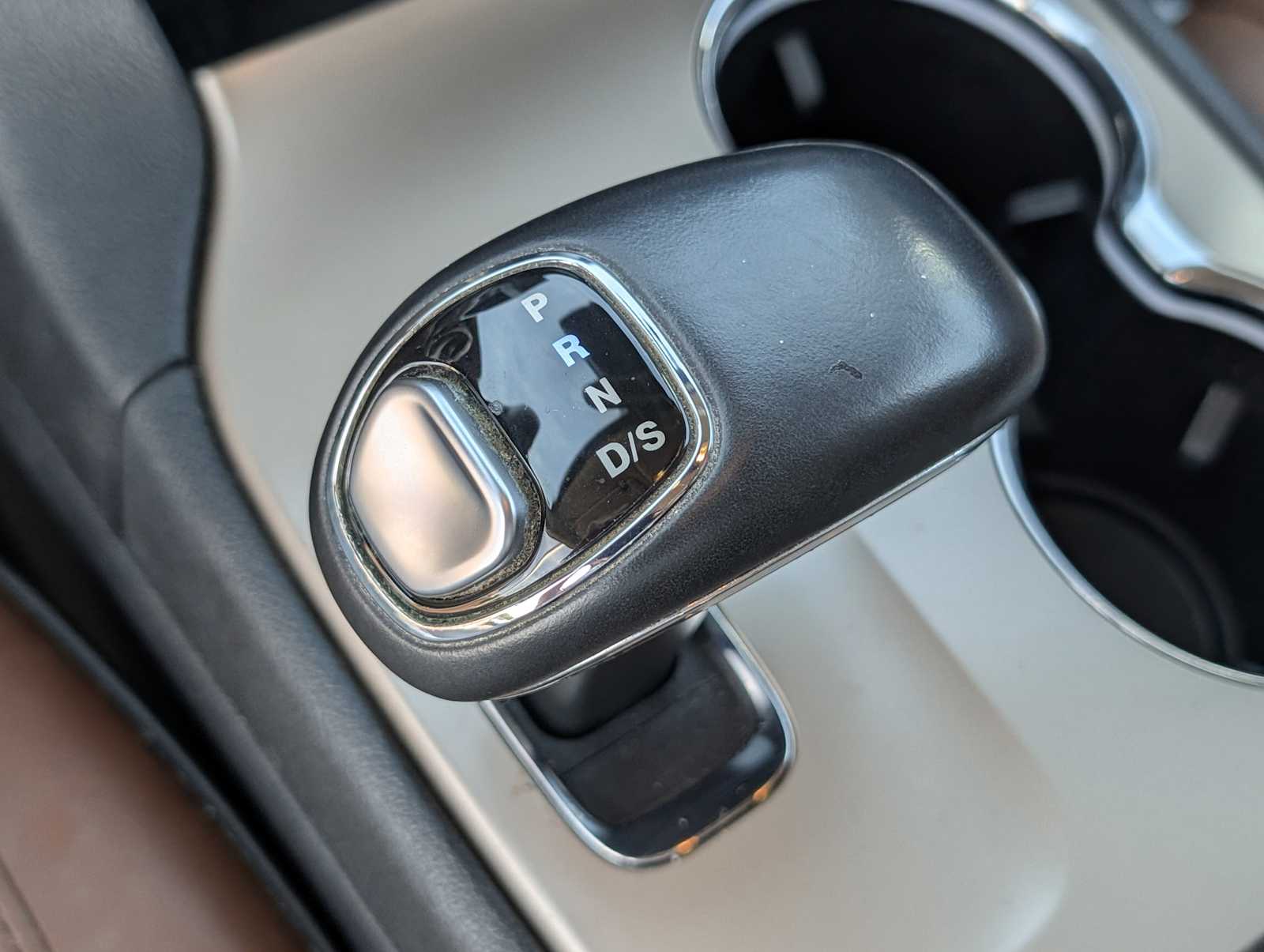 Thumbnail: 2015 Jeep Grand Cherokee - 22