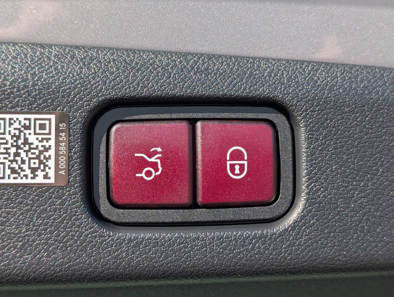 Thumbnail: 2026 Mercedes-Benz E-Class - 21