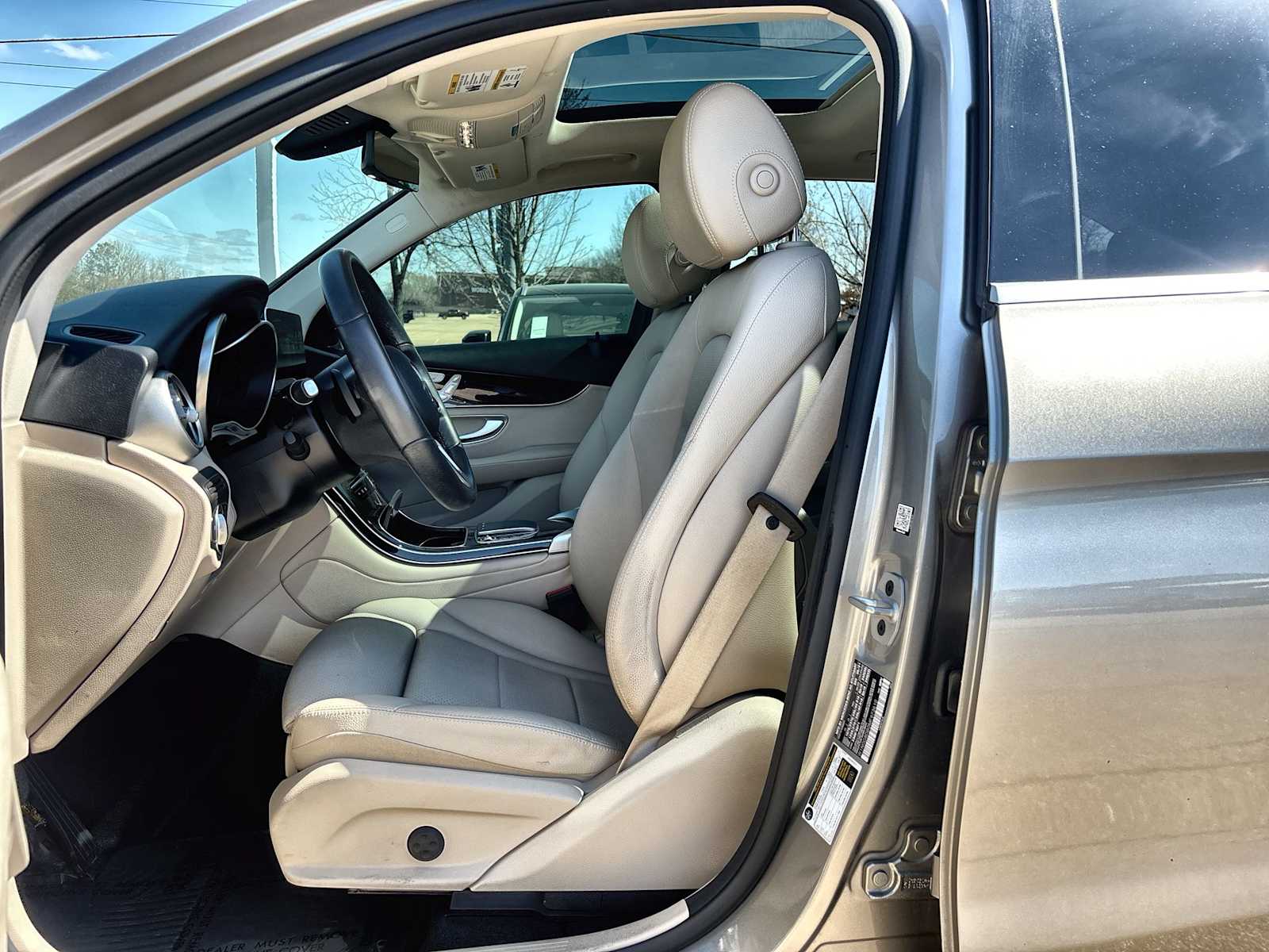 Thumbnail: 2021 Mercedes-Benz GLC - 3