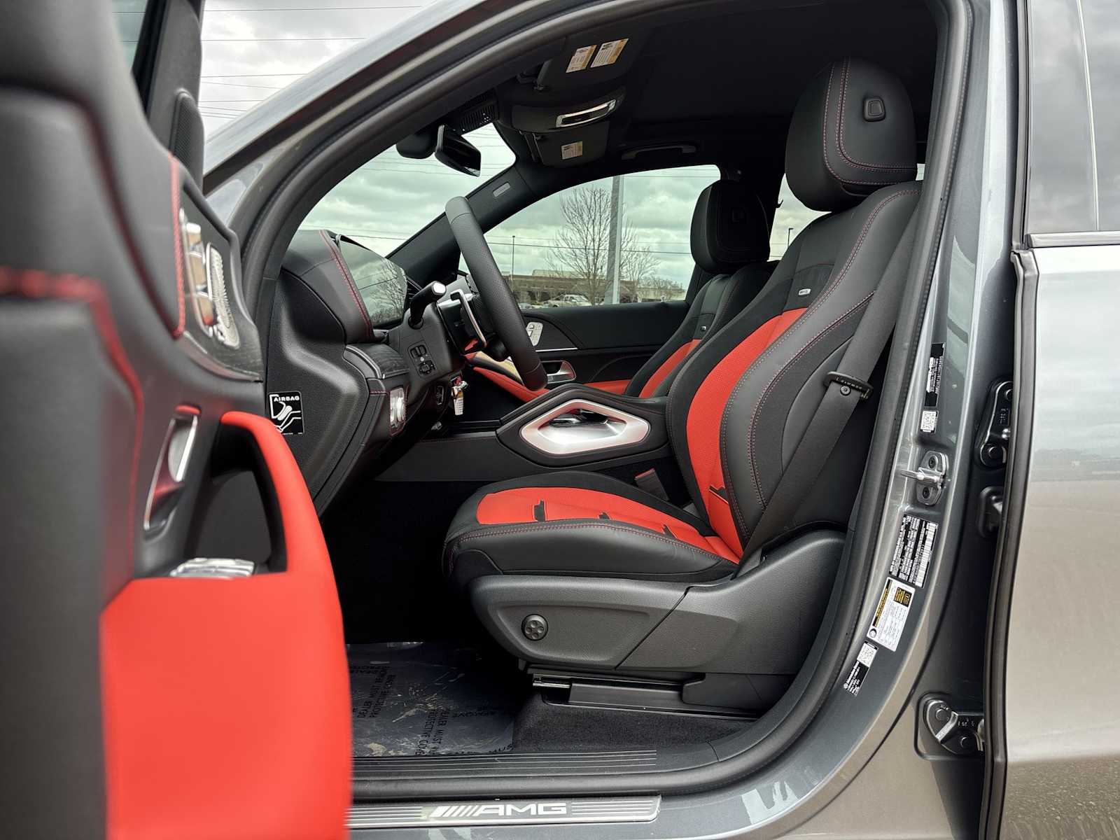 Thumbnail: 2026 Mercedes-Benz GLE - 2