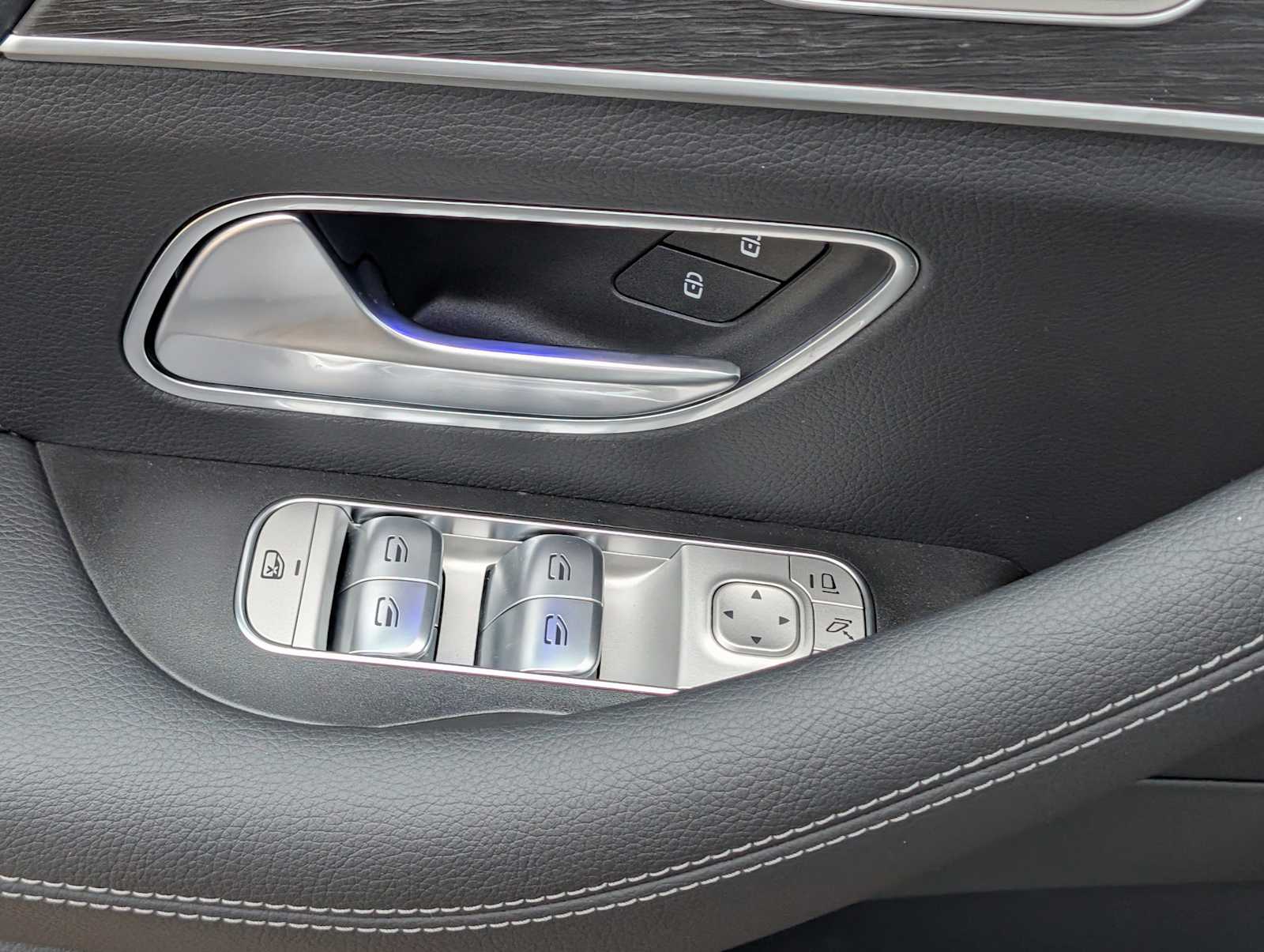 Thumbnail: 2026 Mercedes-Benz GLE - 19