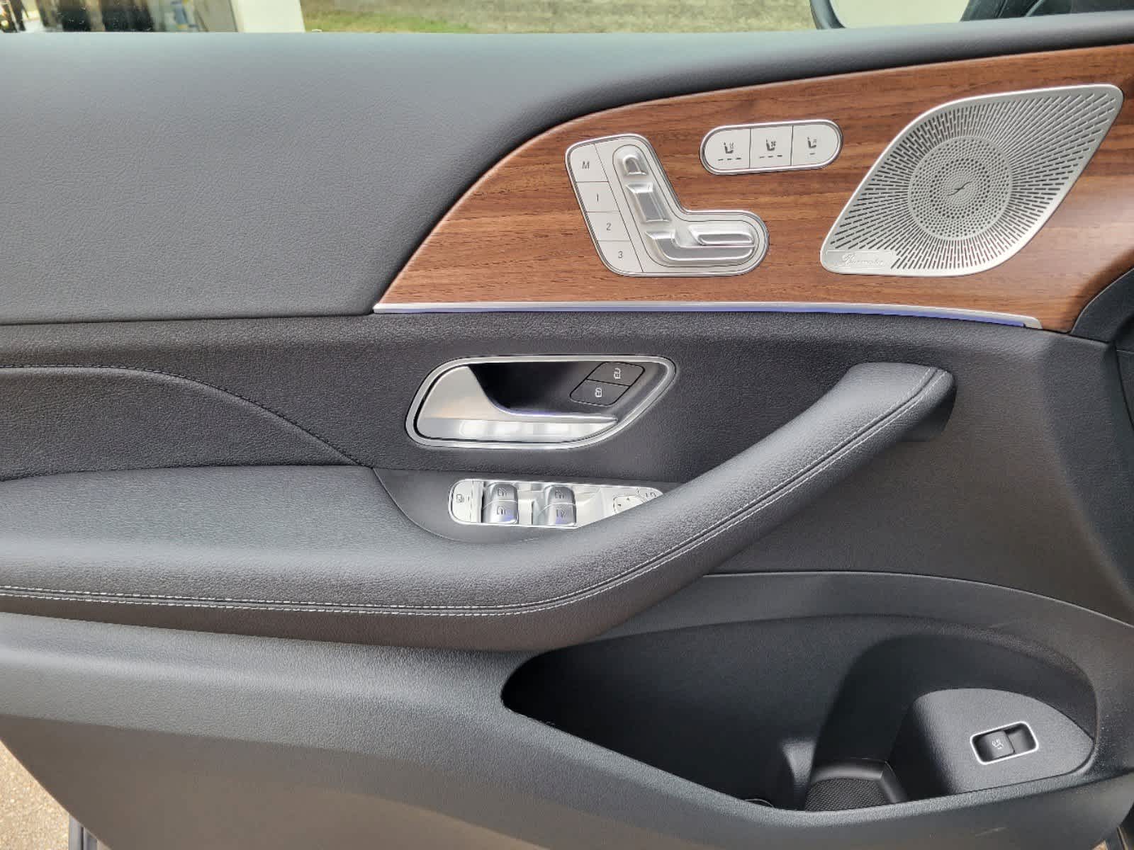 Thumbnail: 2025 Mercedes-Benz GLS - 12