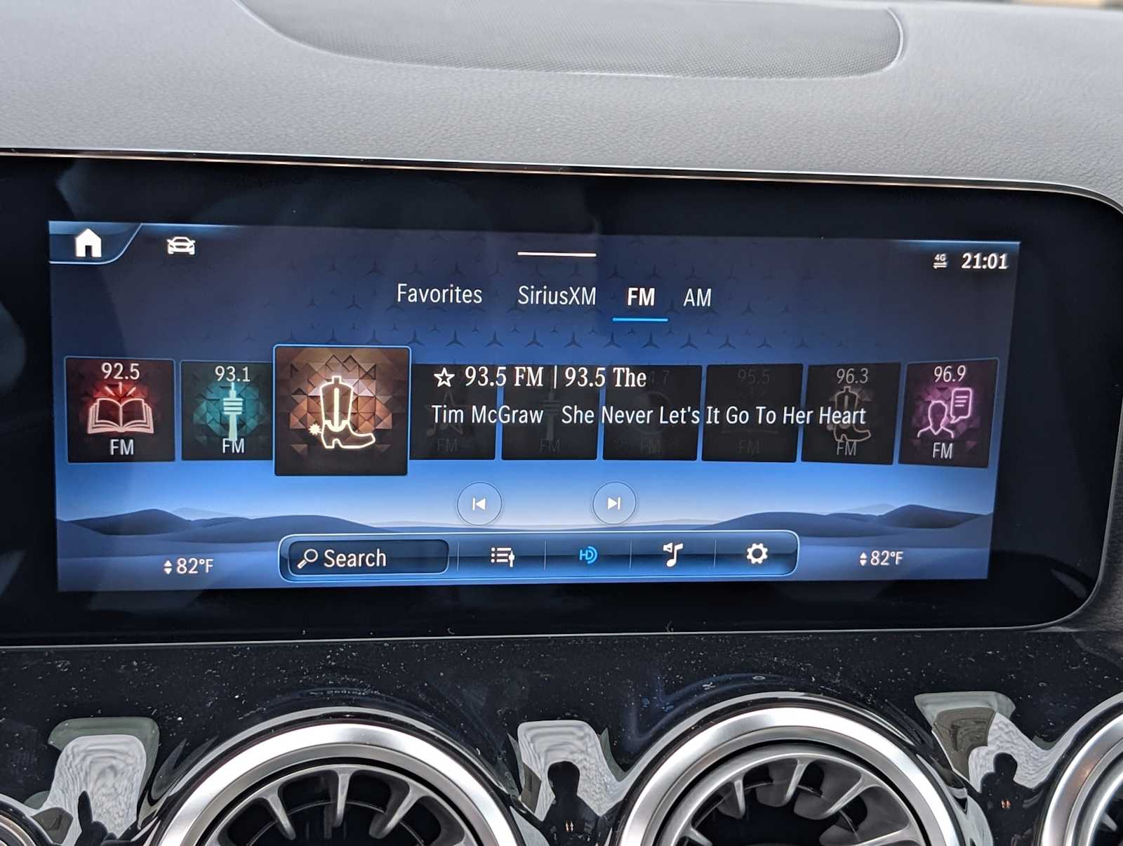 Thumbnail: 2026 Mercedes-Benz GLA - 12