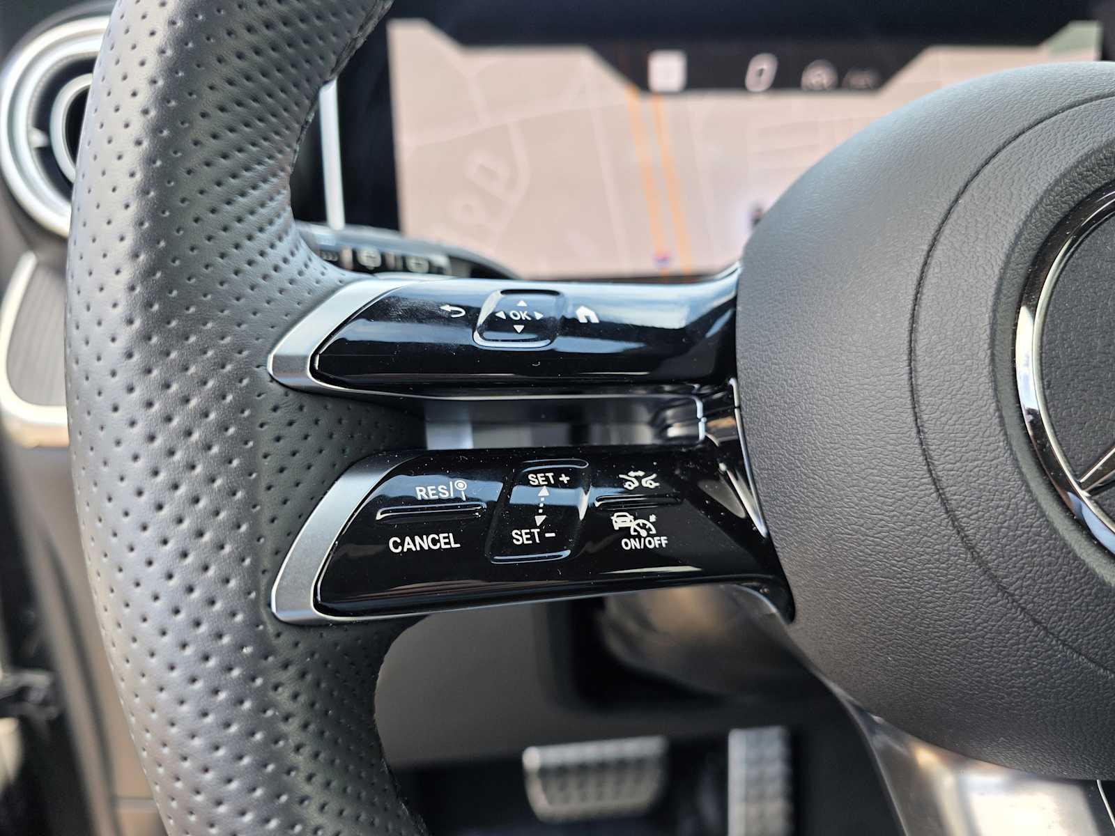 Thumbnail: 2025 Mercedes-Benz GLC - 25