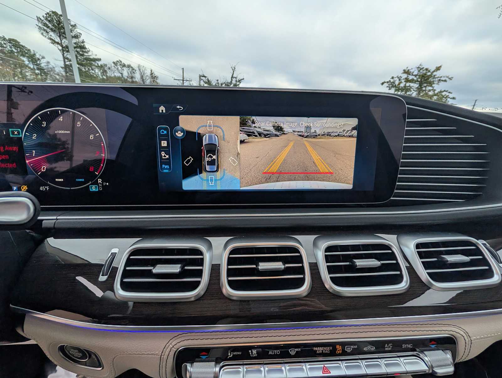 Thumbnail: 2026 Mercedes-Benz GLE - 13