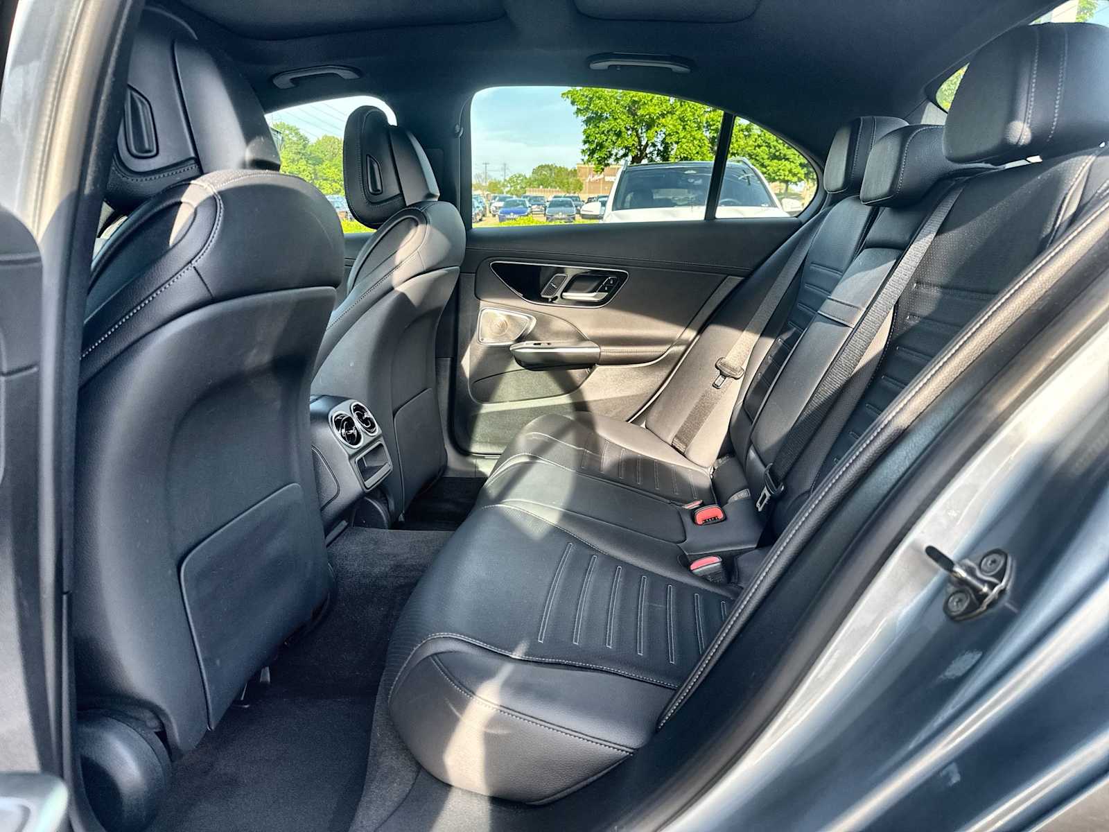 Thumbnail: 2023 Mercedes-Benz C-Class - 4