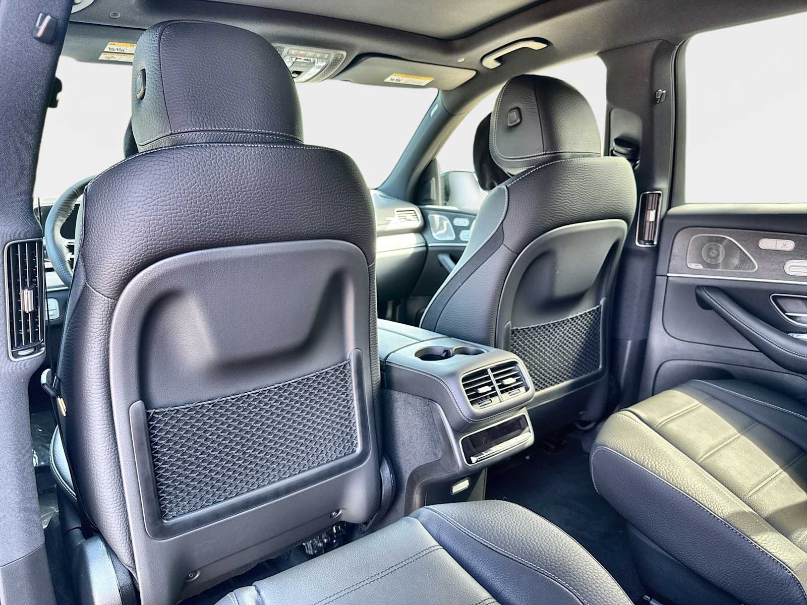 Thumbnail: 2026 Mercedes-Benz GLS - 18