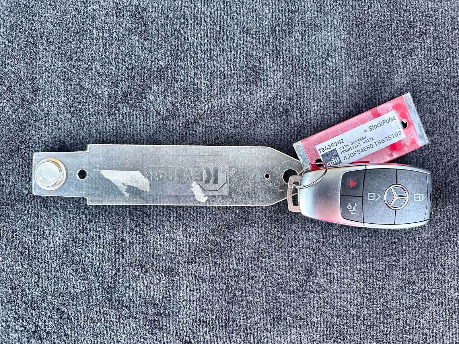 Thumbnail: 2026 Mercedes-Benz GLE - 26