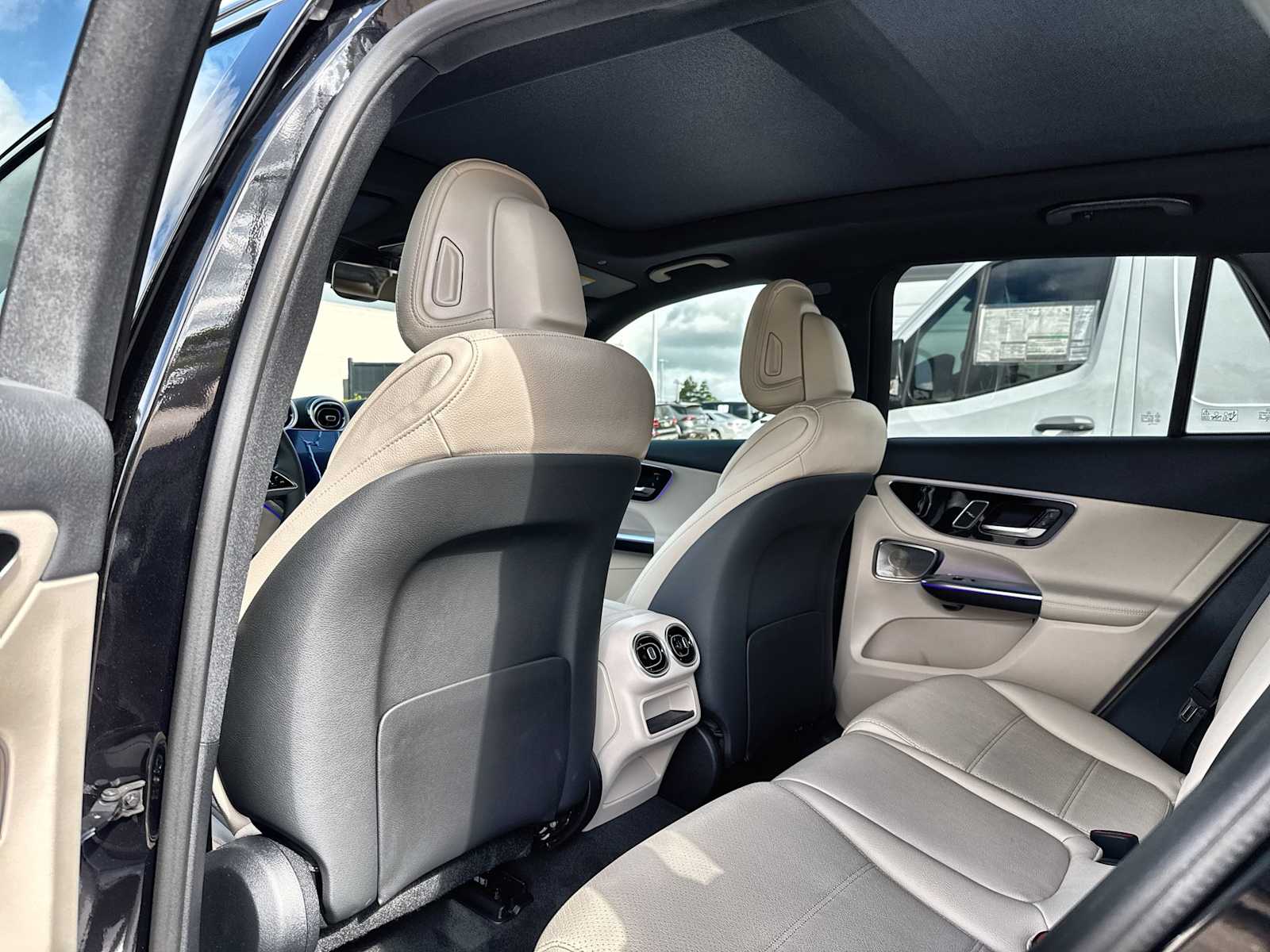 Thumbnail: 2026 Mercedes-Benz GLC - 18