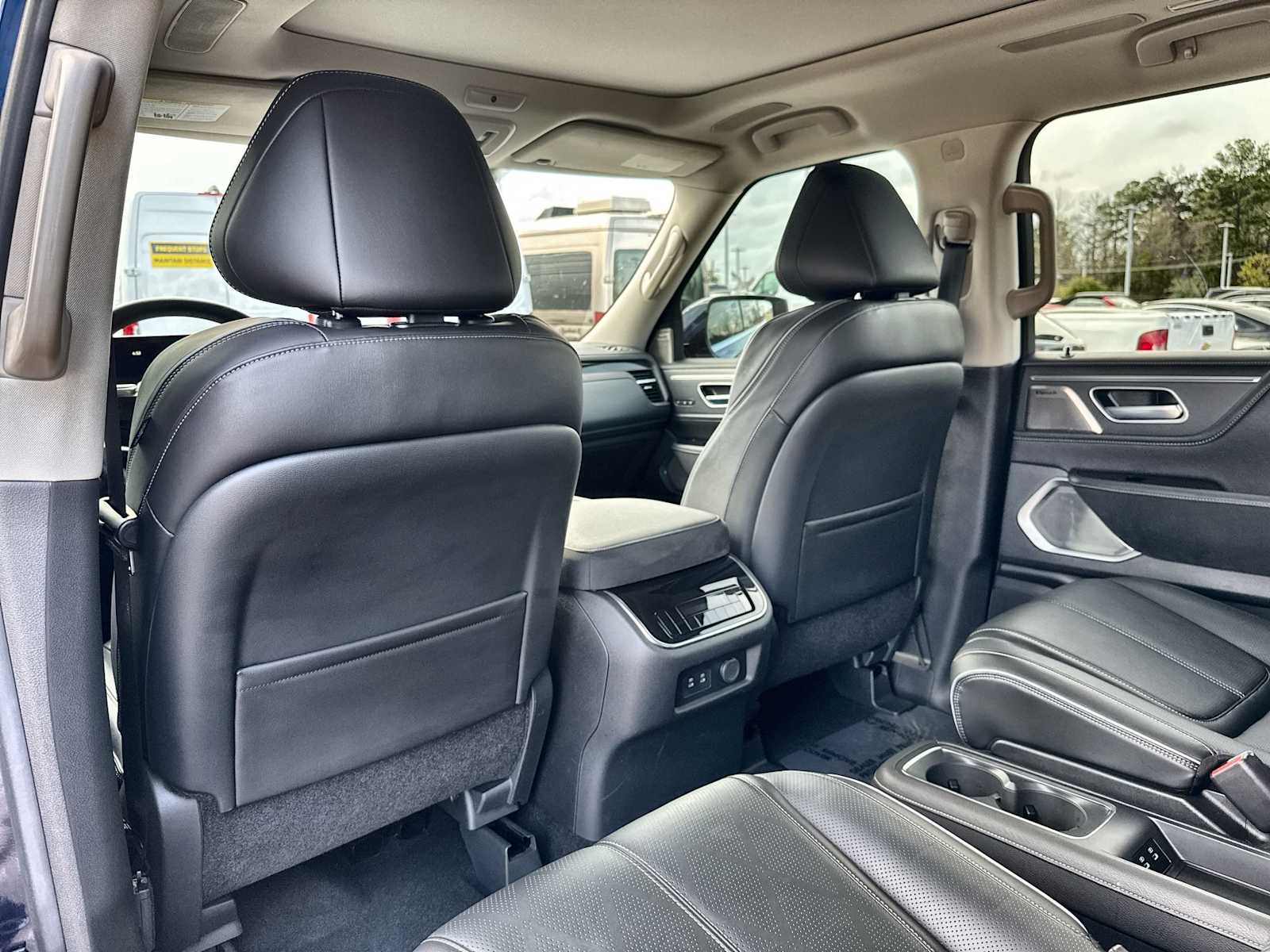 Thumbnail: 2025 INFINITI QX80 - 18