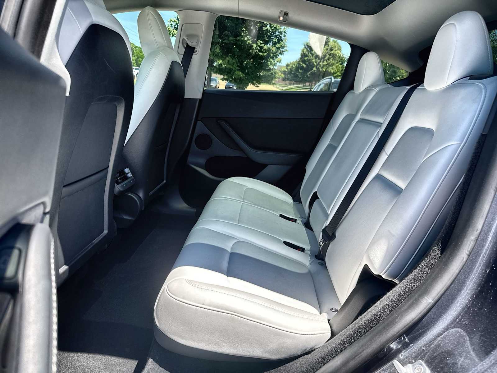Thumbnail: 2023 Tesla Model Y - 4
