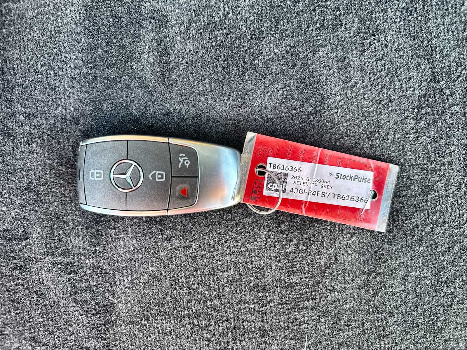 Thumbnail: 2026 Mercedes-Benz GLE - 26