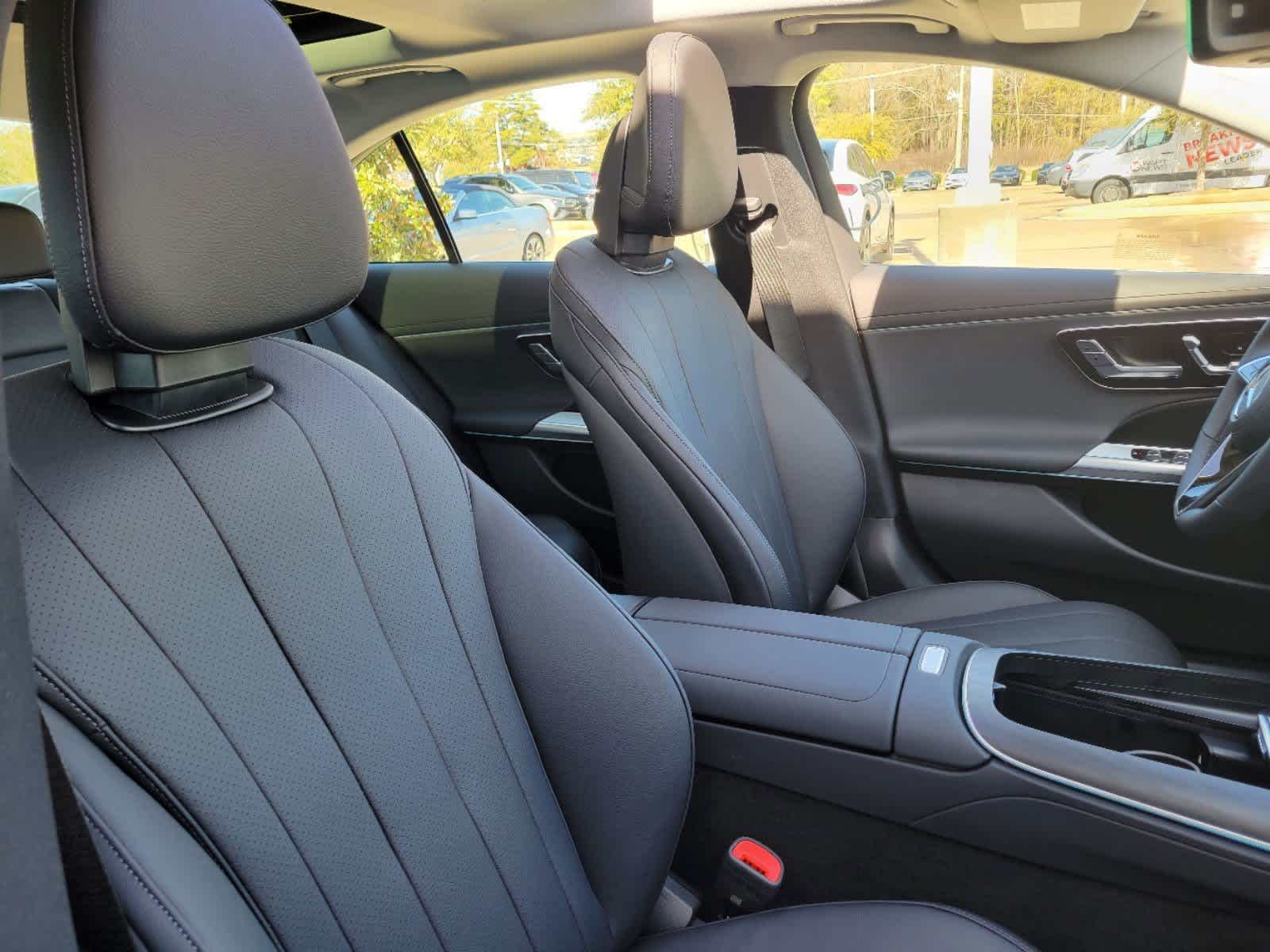 Thumbnail: 2025 Mercedes-Benz E-Class - 20