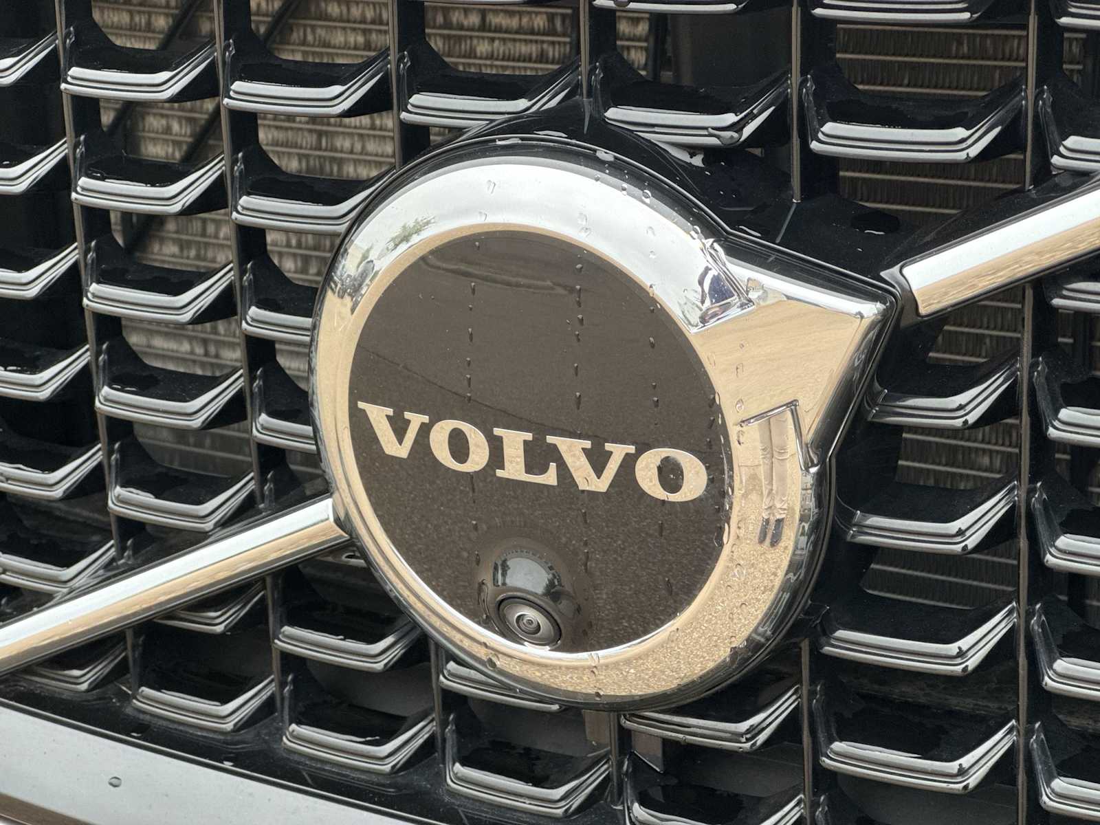 Thumbnail: 2025 Volvo XC60 - 10