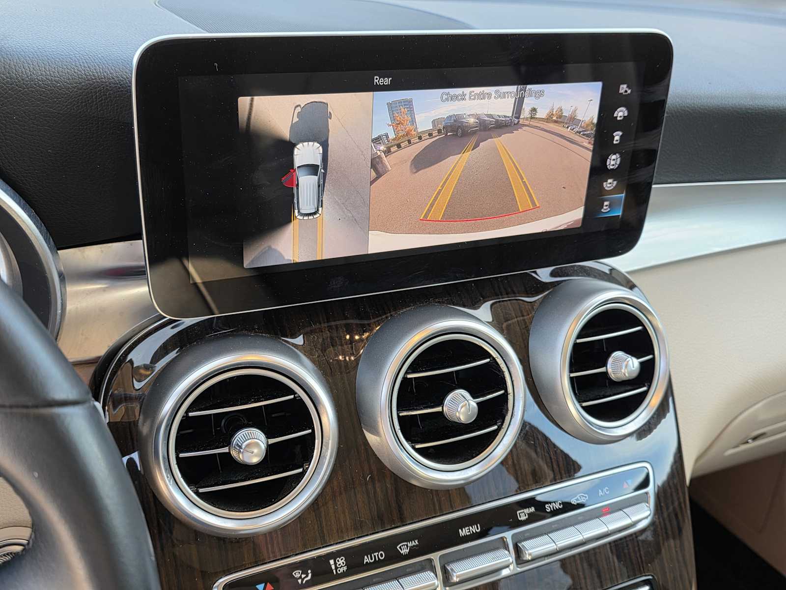 Thumbnail: 2022 Mercedes-Benz GLC - 9