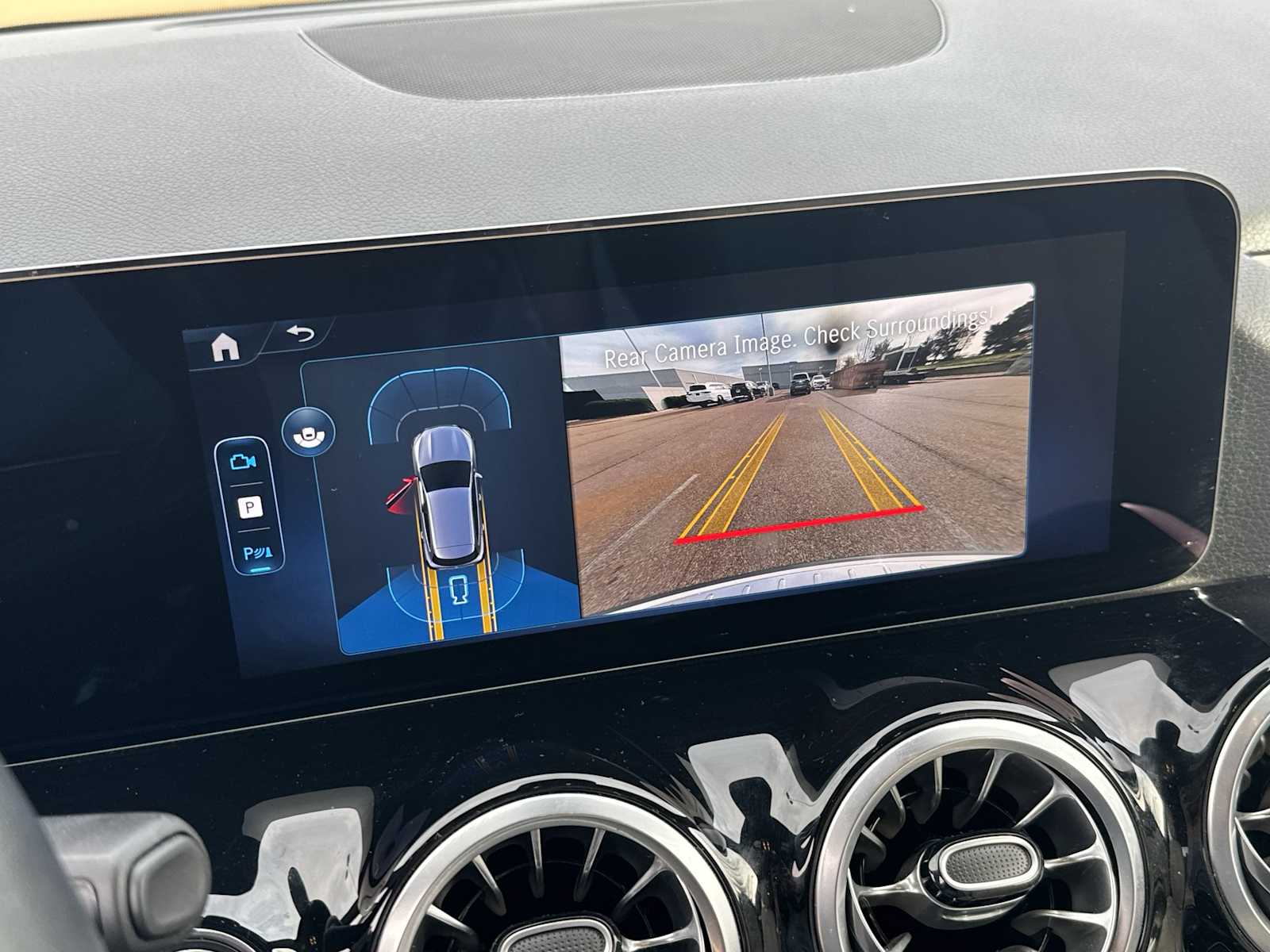 Thumbnail: 2025 Mercedes-Benz GLA - 22