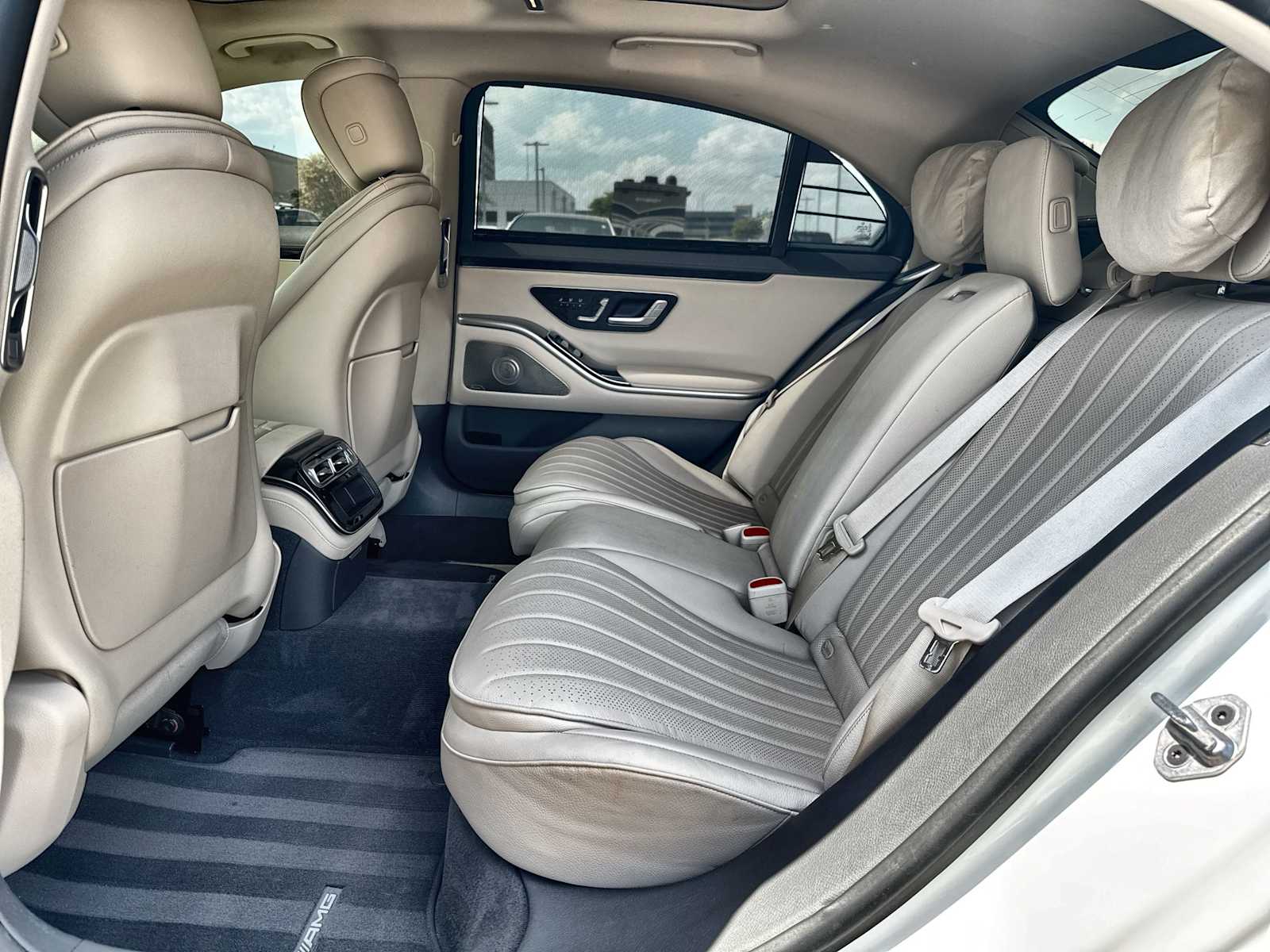 Thumbnail: 2022 Mercedes-Benz S-Class - 4