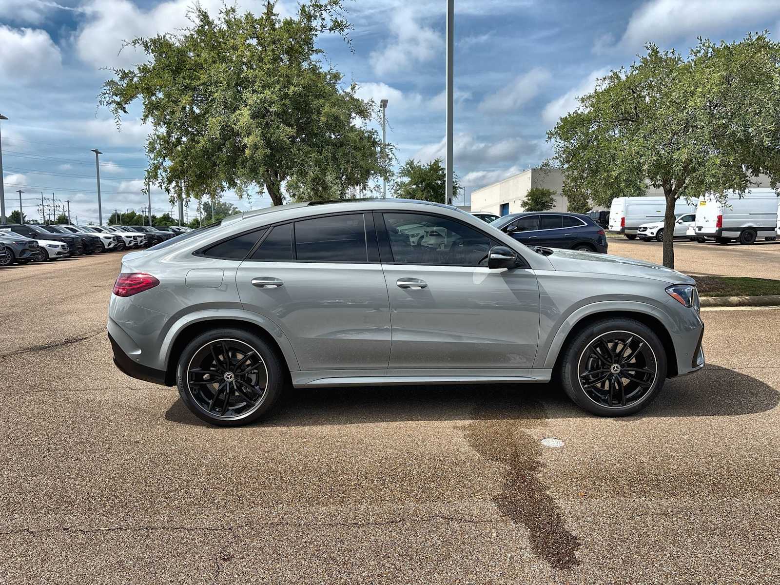 Thumbnail: 2026 Mercedes-Benz GLE - 10