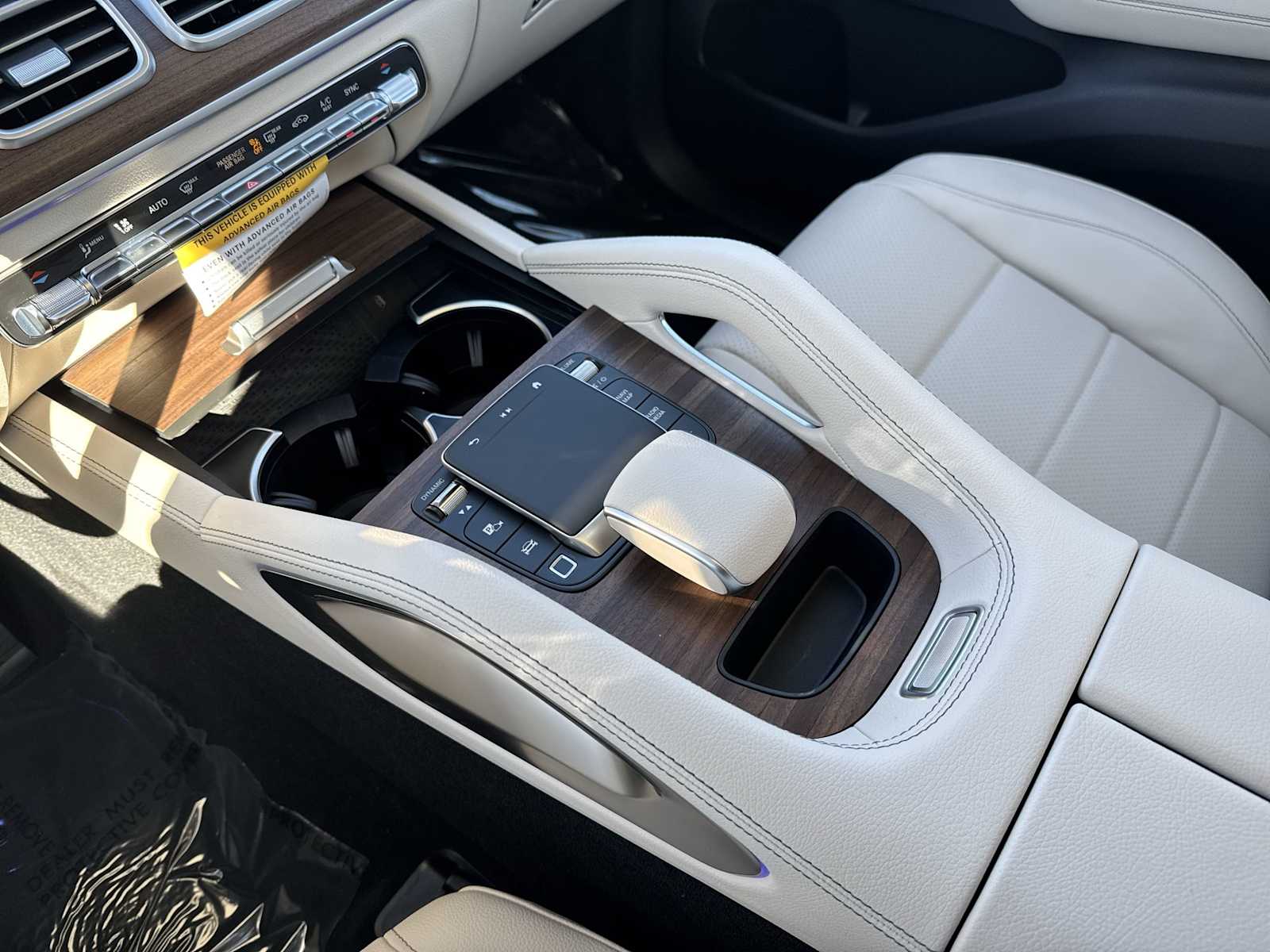 Thumbnail: 2026 Mercedes-Benz GLE - 22