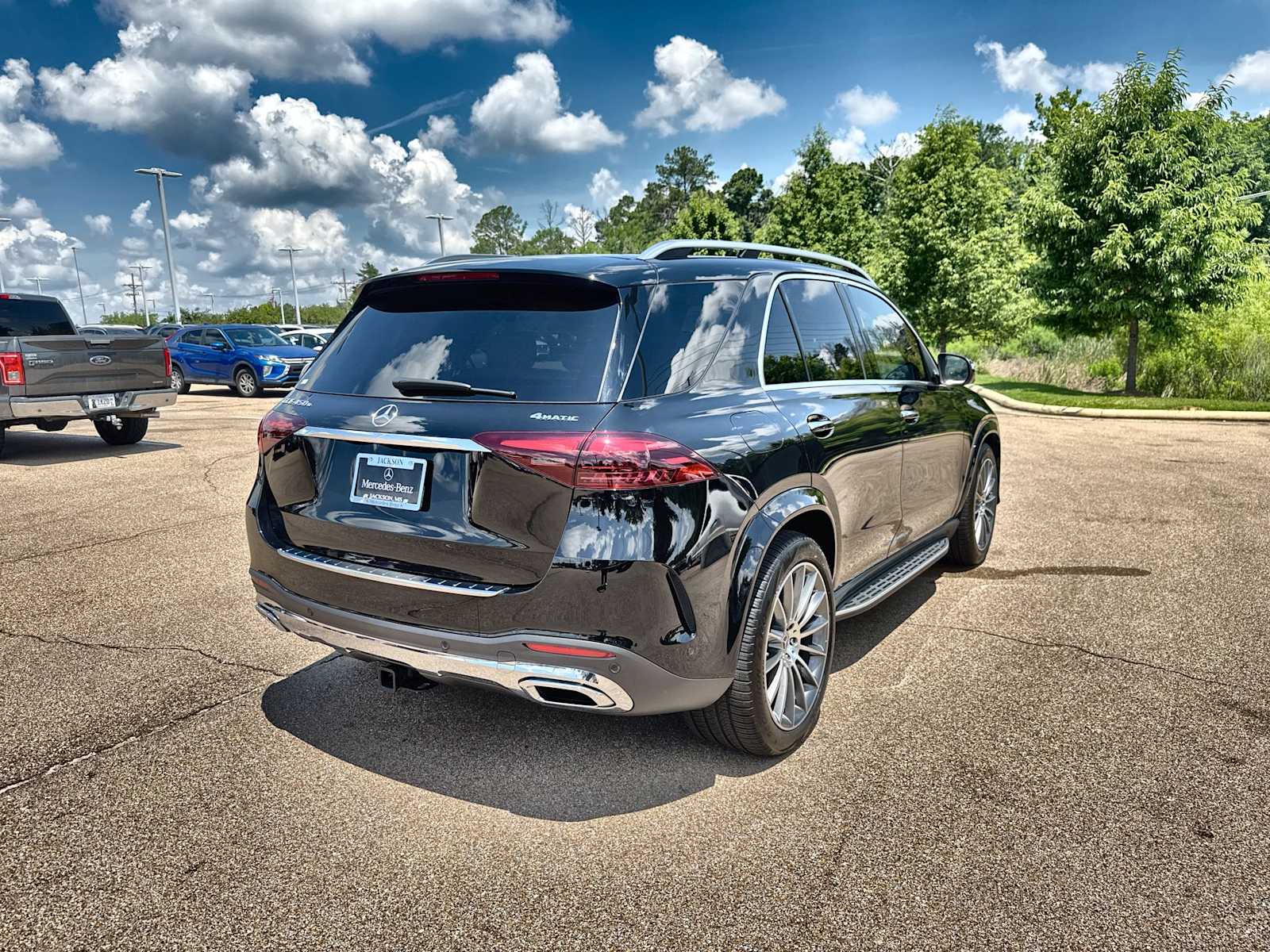 Thumbnail: 2026 Mercedes-Benz GLE - 8