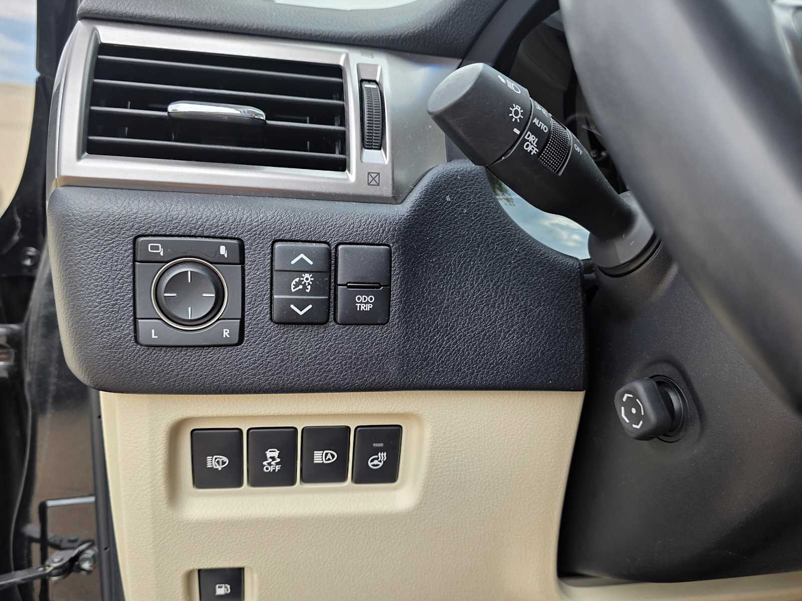 Thumbnail: 2023 Lexus GX - 9