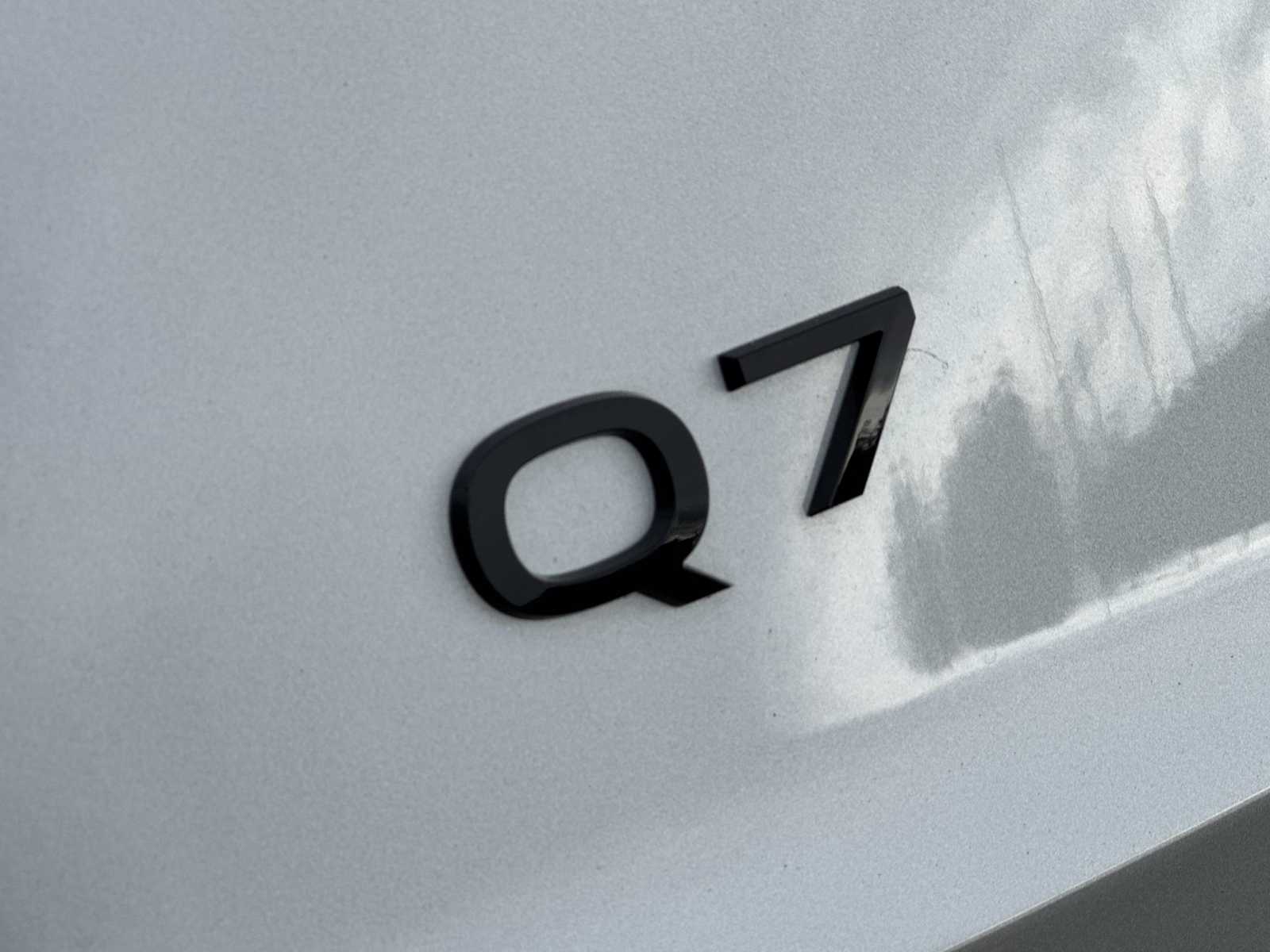 Thumbnail: 2025 Audi Q7 - 11