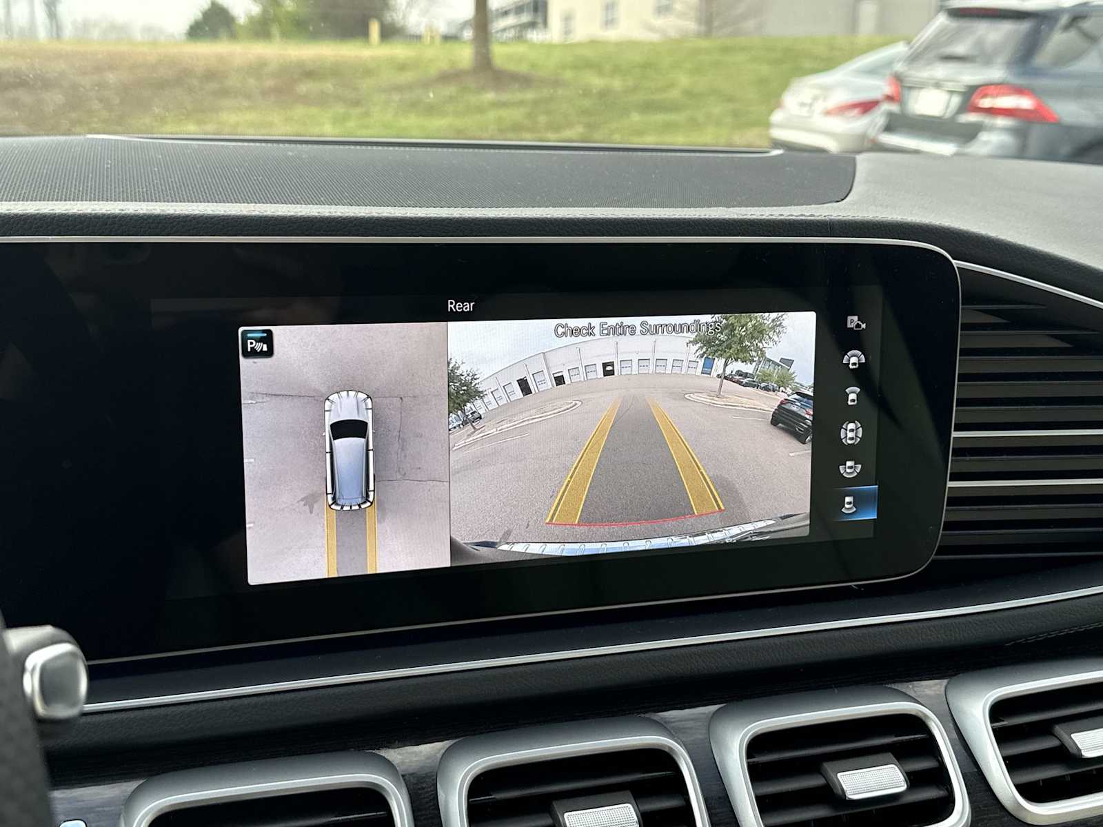 Thumbnail: 2023 Mercedes-Benz GLS - 22