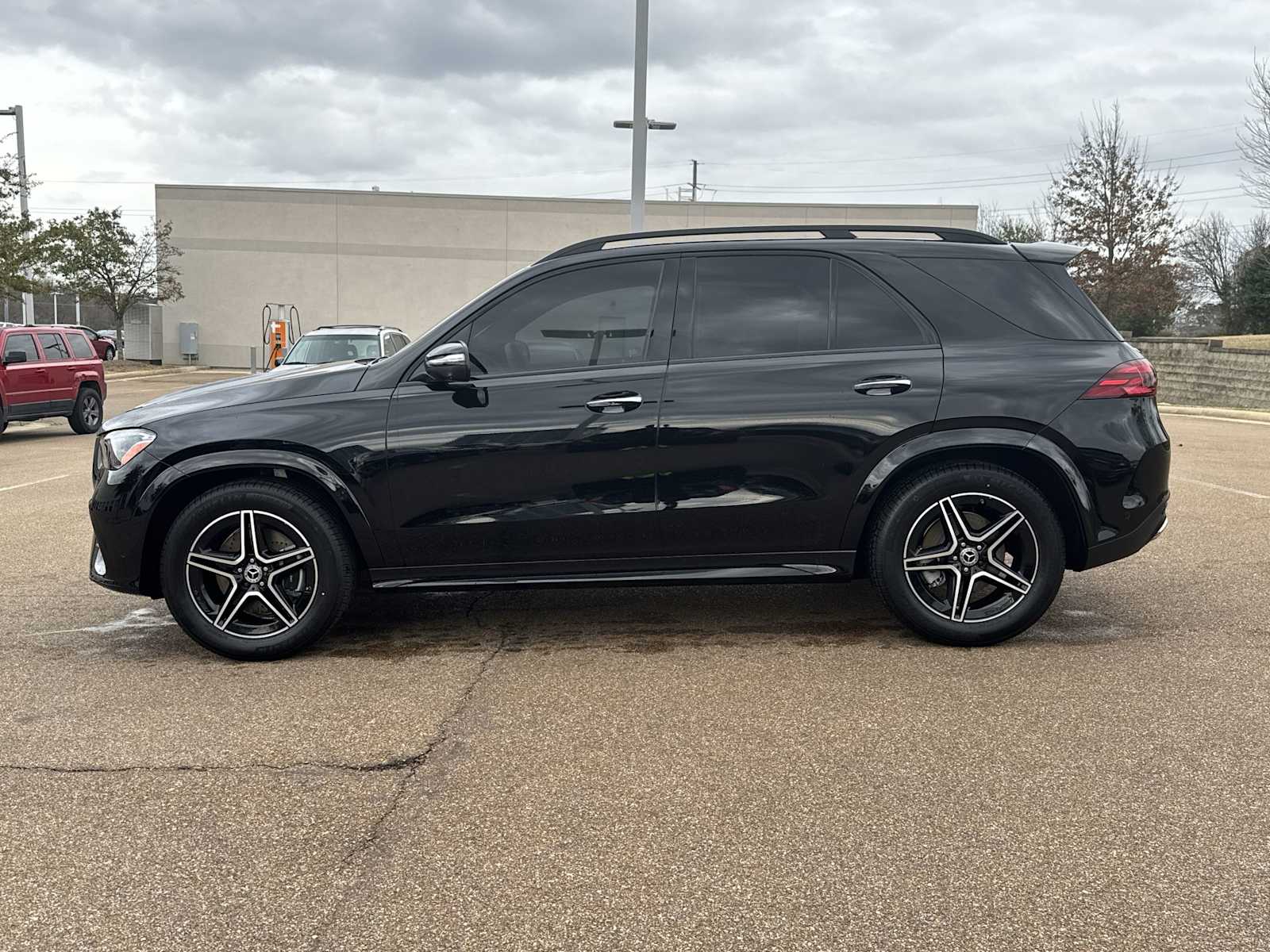 Thumbnail: 2026 Mercedes-Benz GLE - 3