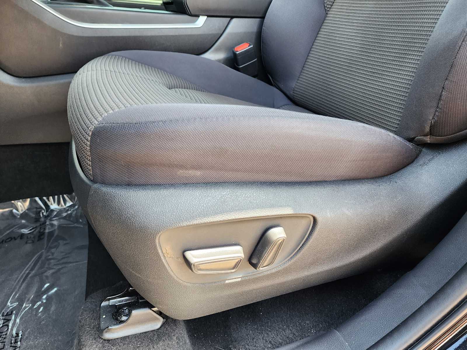 Thumbnail: 2023 Toyota Highlander - 8