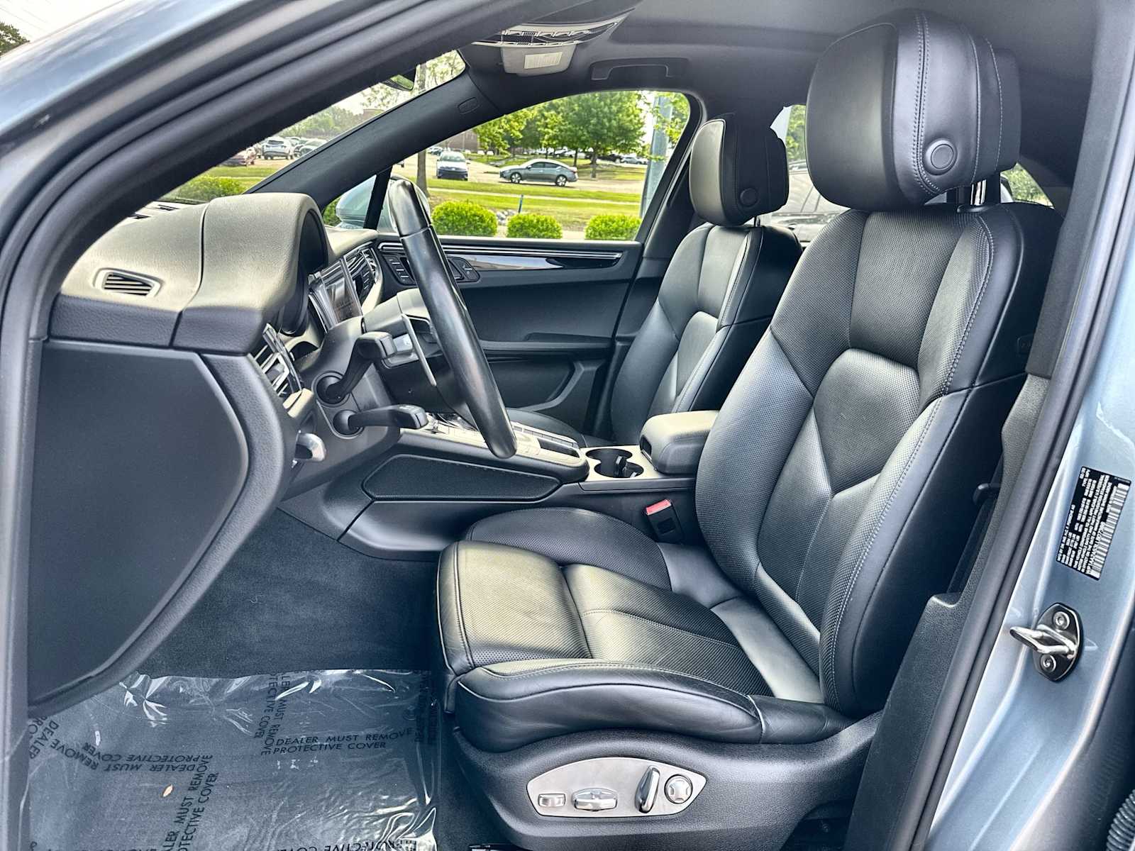 Thumbnail: 2020 Porsche Macan - 3