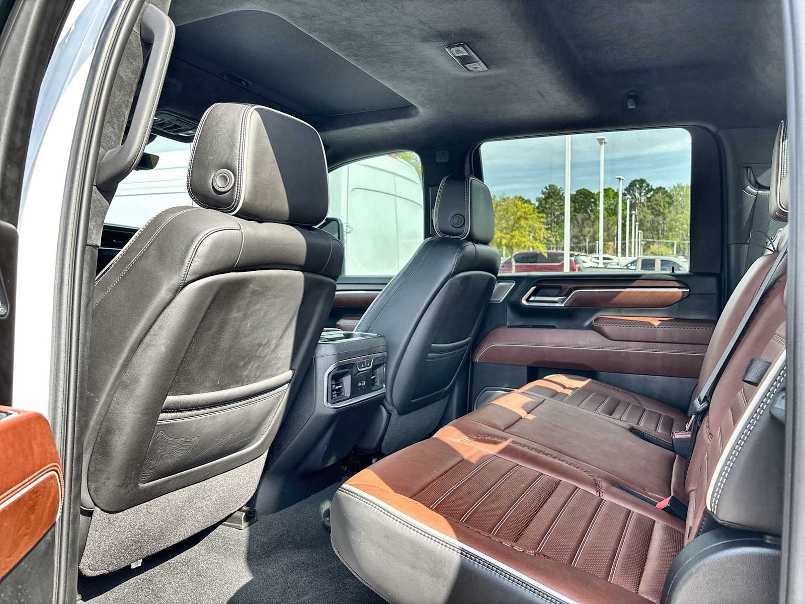 Thumbnail: 2024 GMC Sierra 3500 - 18