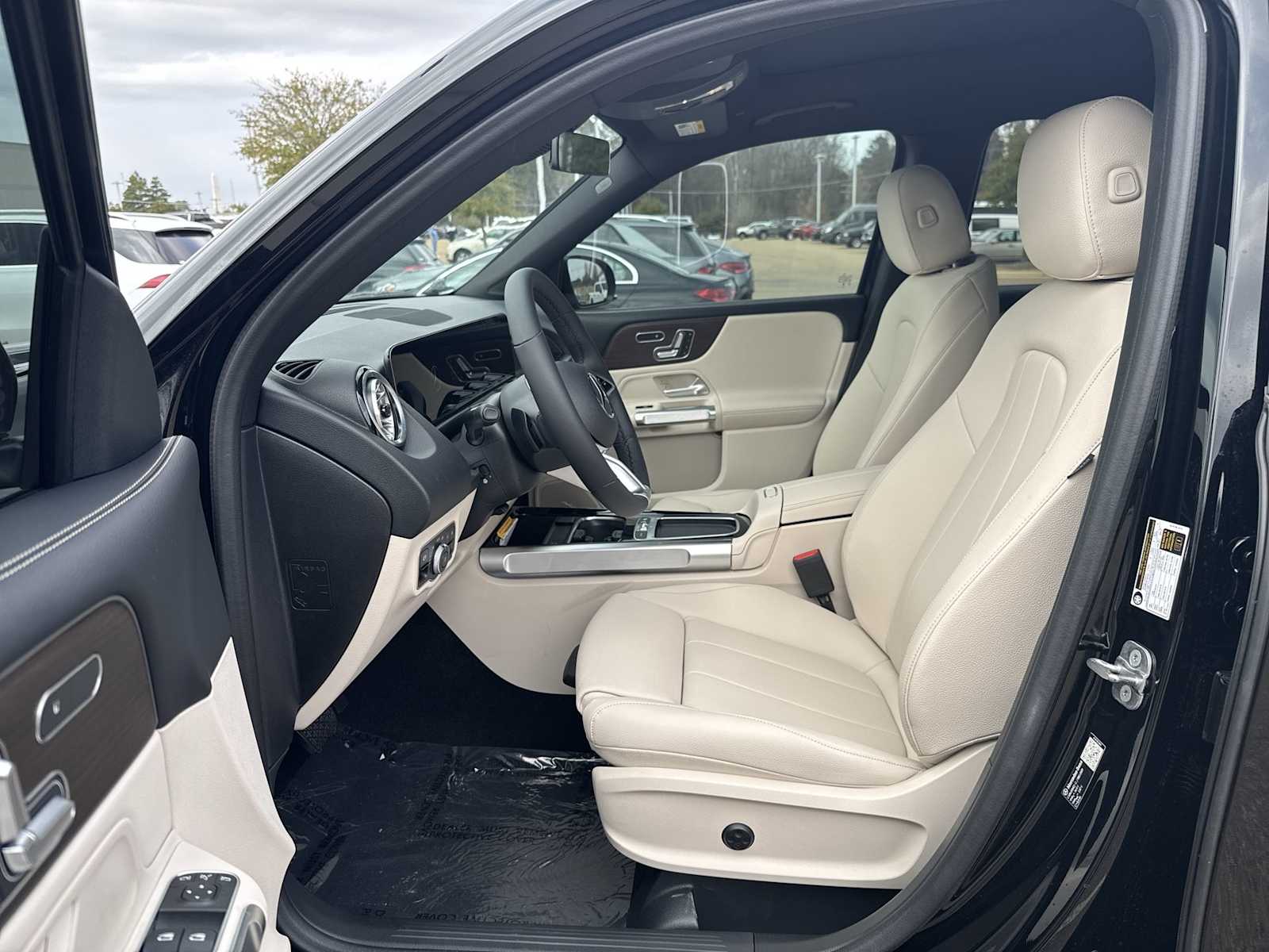 Thumbnail: 2026 Mercedes-Benz GLB - 2