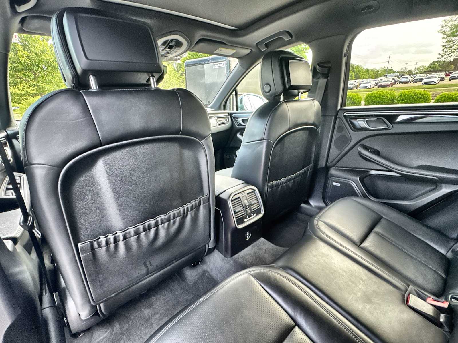 Thumbnail: 2020 Porsche Macan - 18