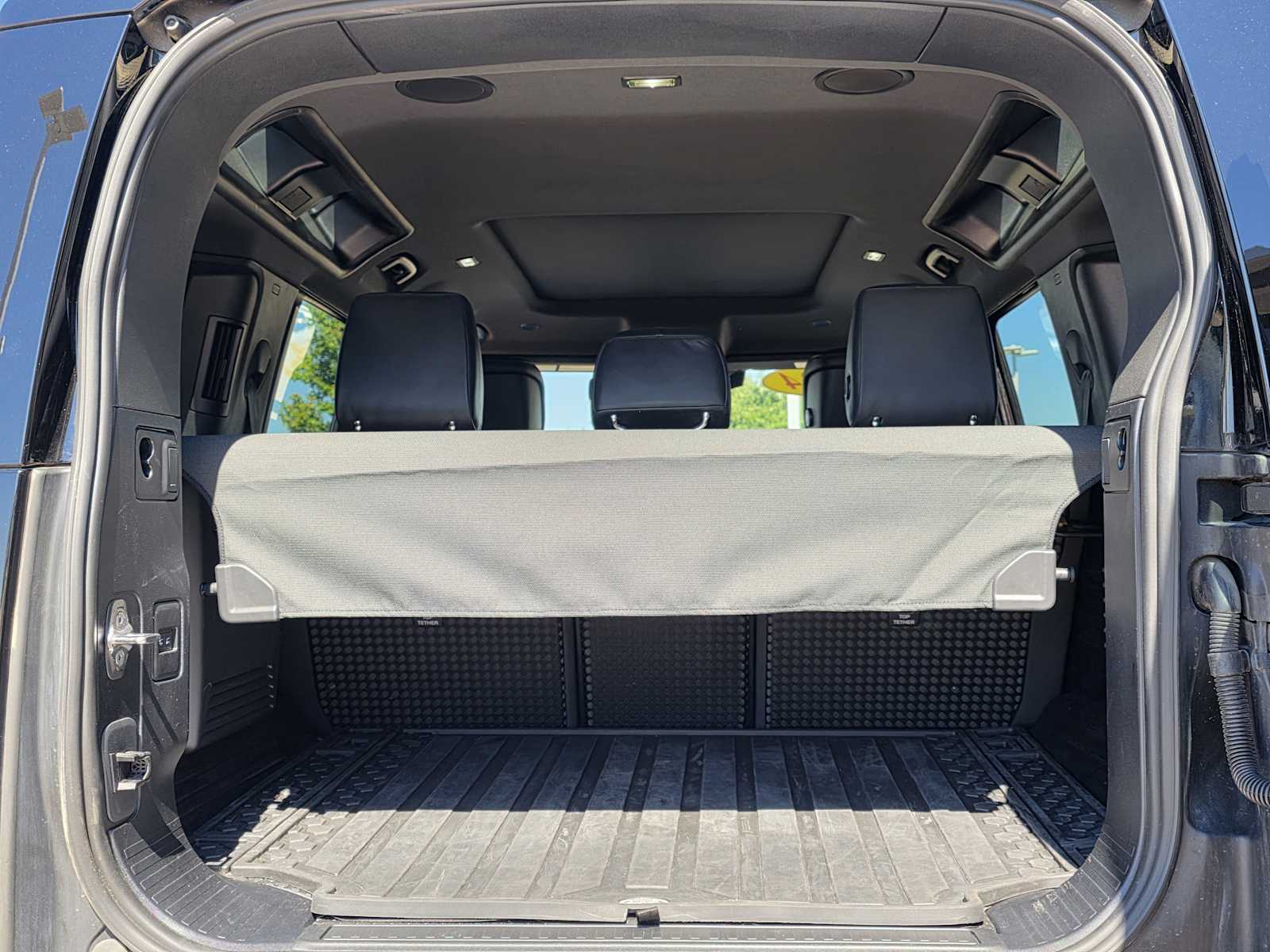 Thumbnail: 2024 Land Rover Defender - 26