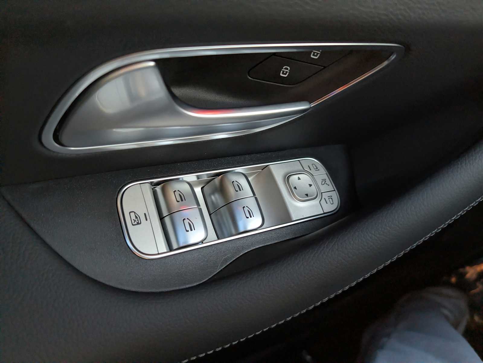 Thumbnail: 2026 Mercedes-Benz GLE - 11