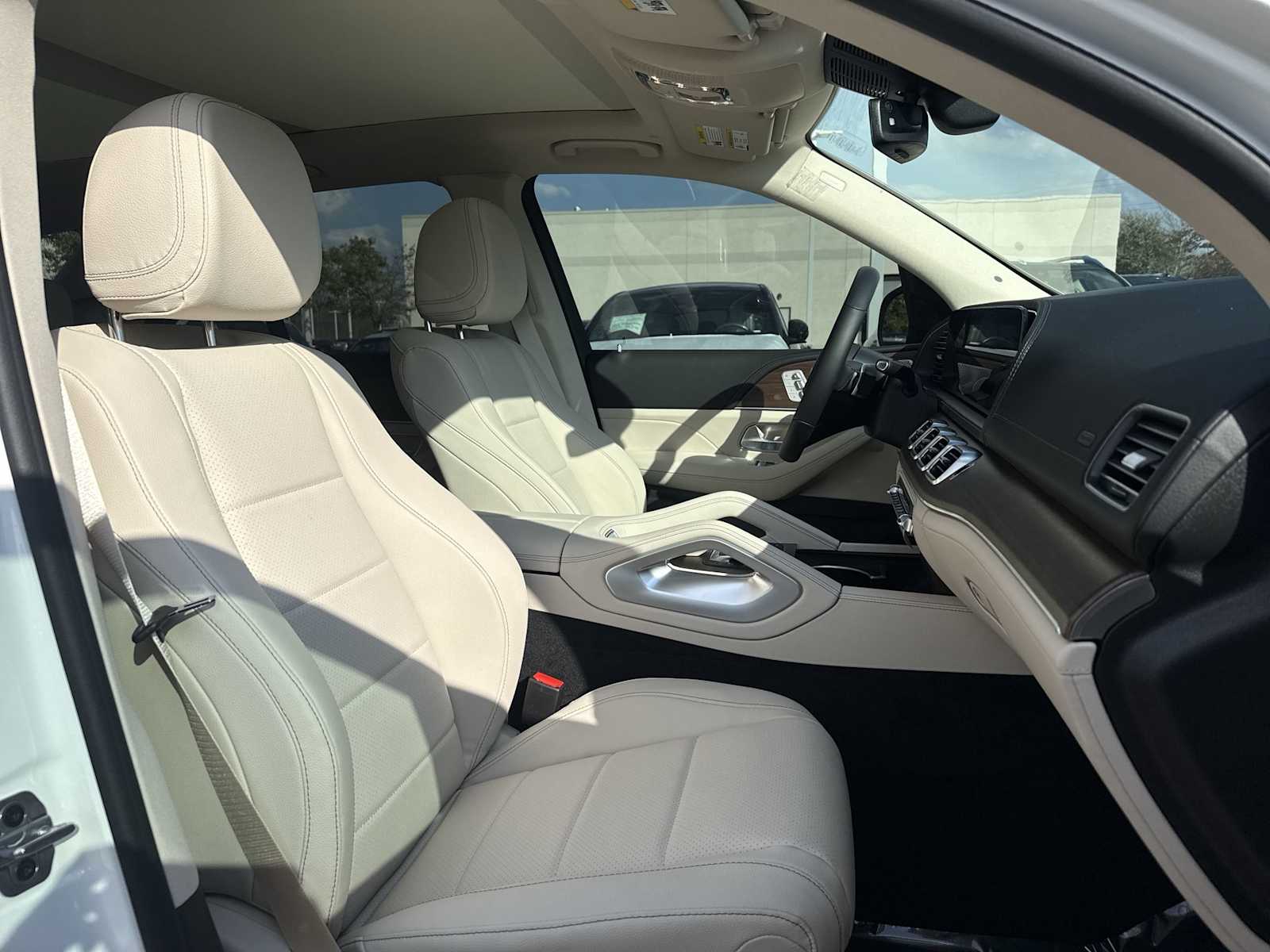 Thumbnail: 2026 Mercedes-Benz GLE - 20