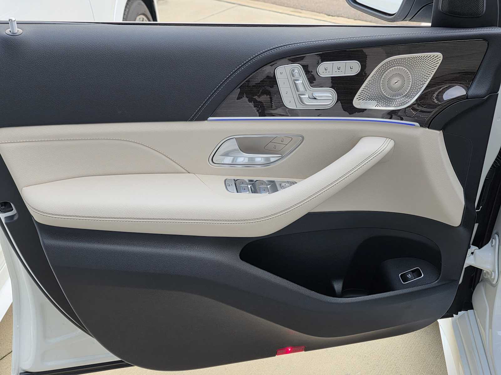 Thumbnail: 2026 Mercedes-Benz GLE - 16