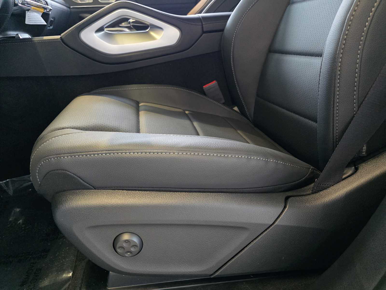 Thumbnail: 2026 Mercedes-Benz GLE - 10