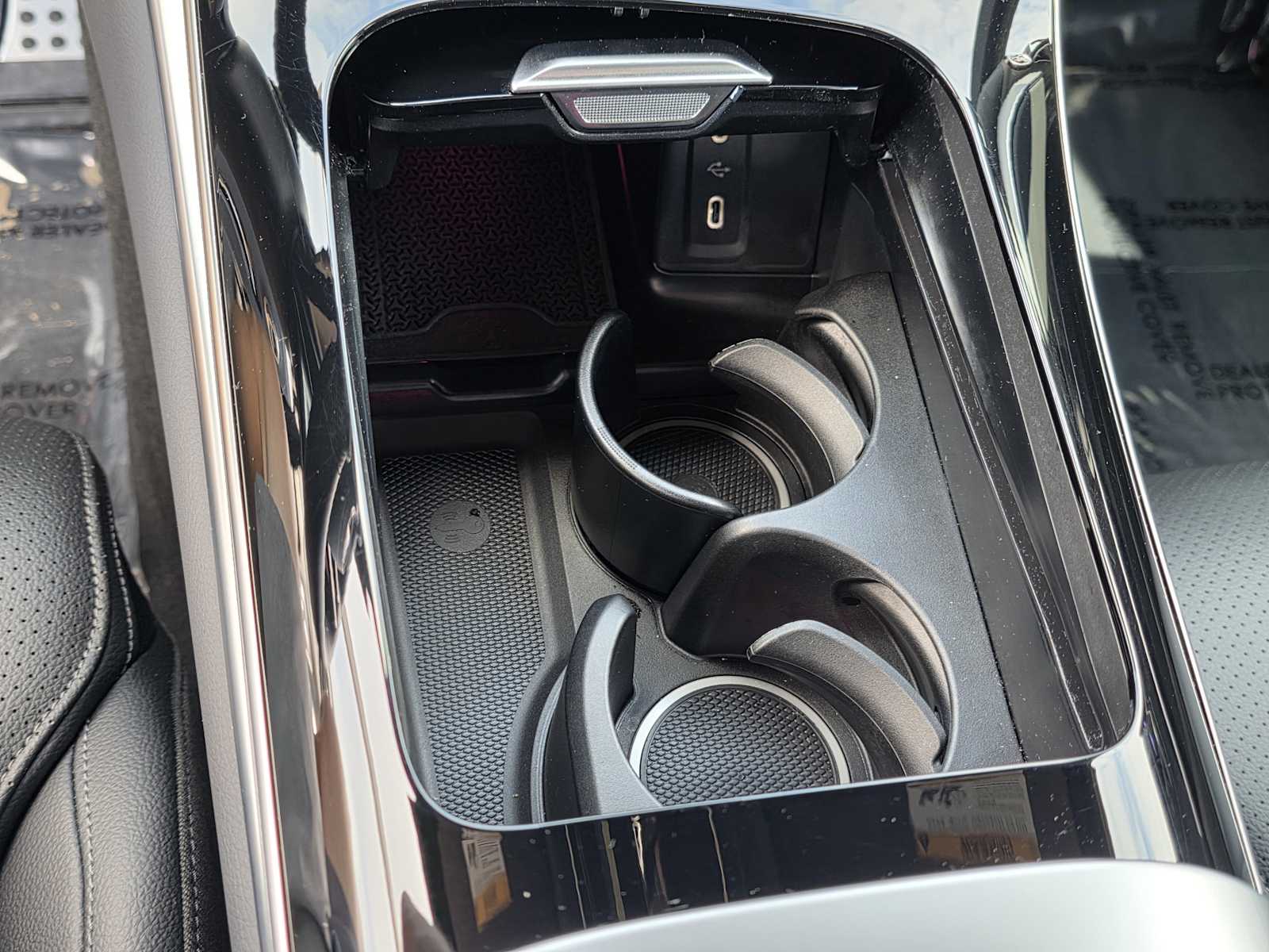 Thumbnail: 2025 Mercedes-Benz GLC - 21