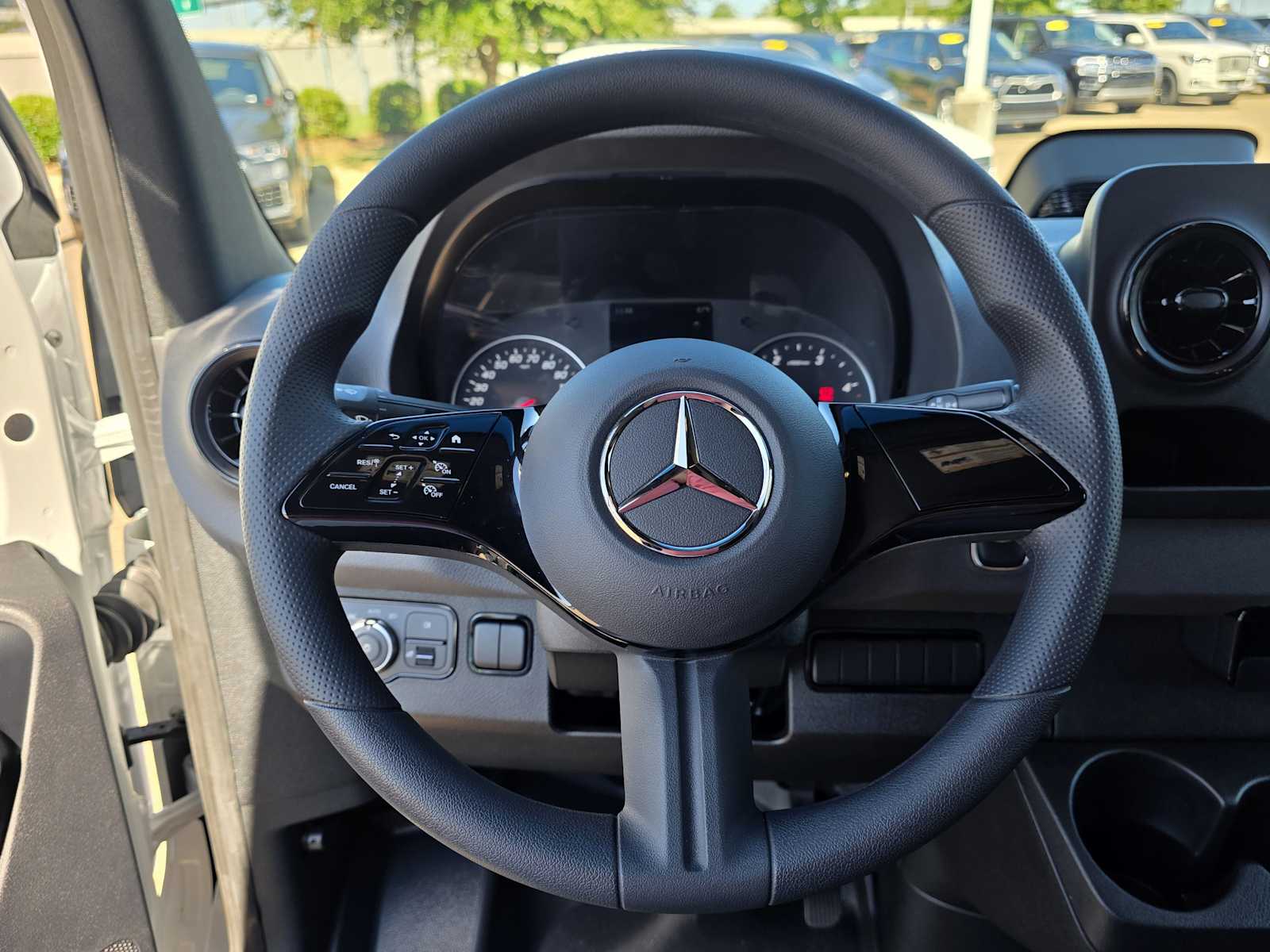 Thumbnail: 2026 Mercedes-Benz Sprinter - 22