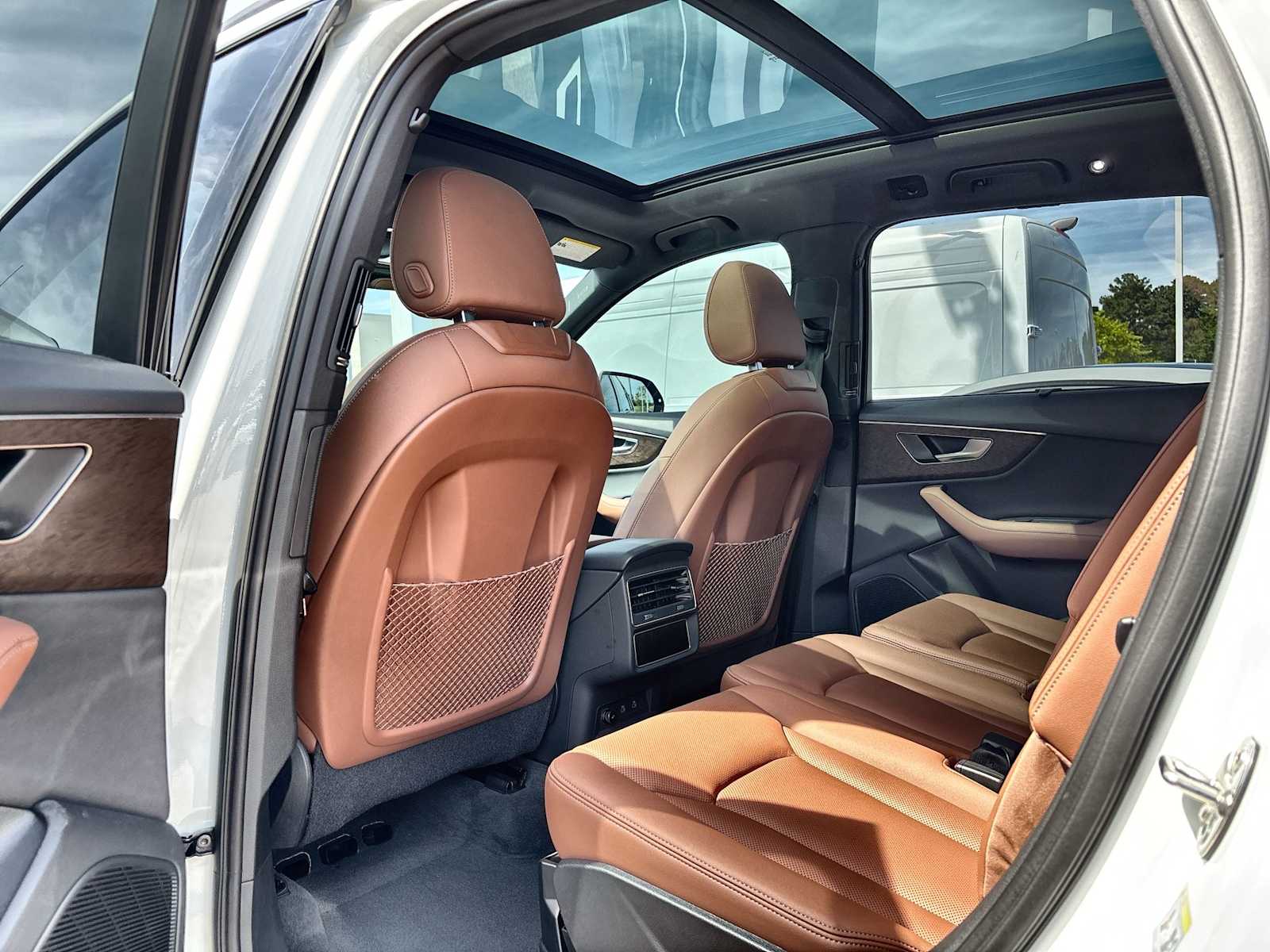 Thumbnail: 2025 Audi Q7 - 18