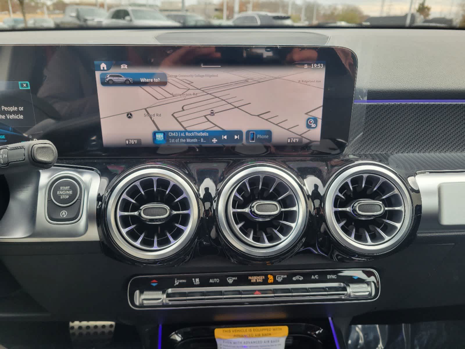 2025 Mercedes Benz GLB AMG 35 photo 3