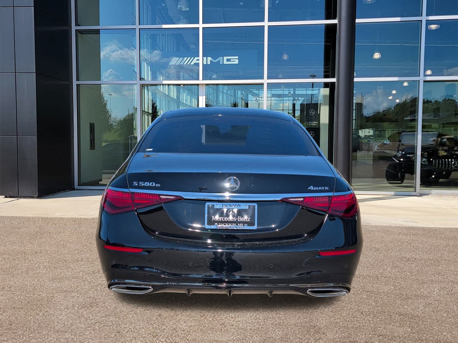 Thumbnail: 2025 Mercedes-Benz S-Class - 6