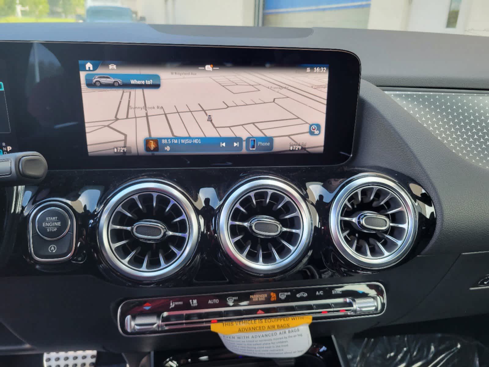 2025 Mercedes Benz GLA AMG 35 photo 3
