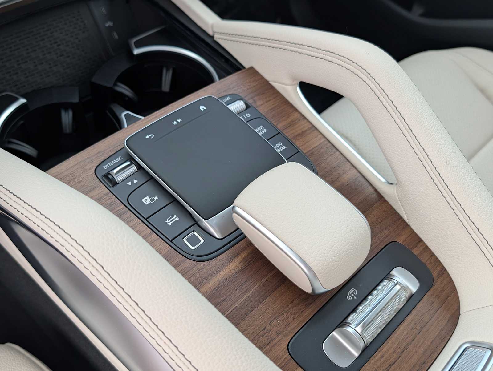 Thumbnail: 2026 Mercedes-Benz GLS - 16