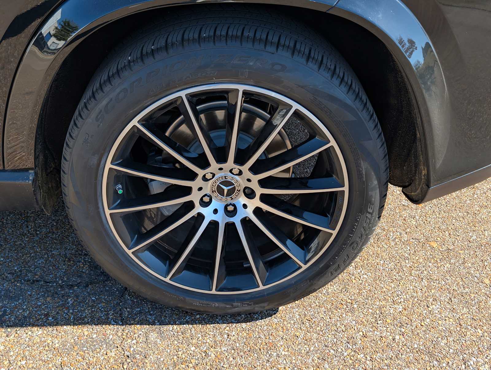 Thumbnail: 2023 Mercedes-Benz GLE - 25